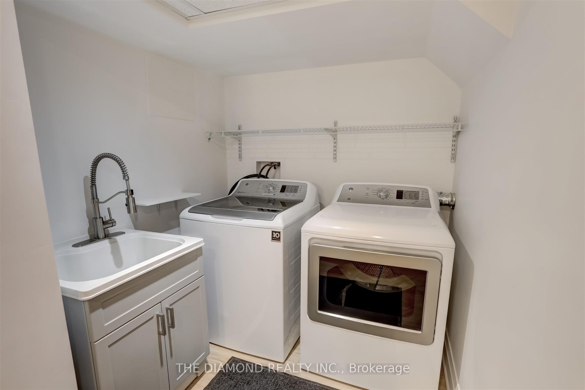 Photo 27 of 15 Government Road, Etobicoke, Kingsway South — HOMEH
