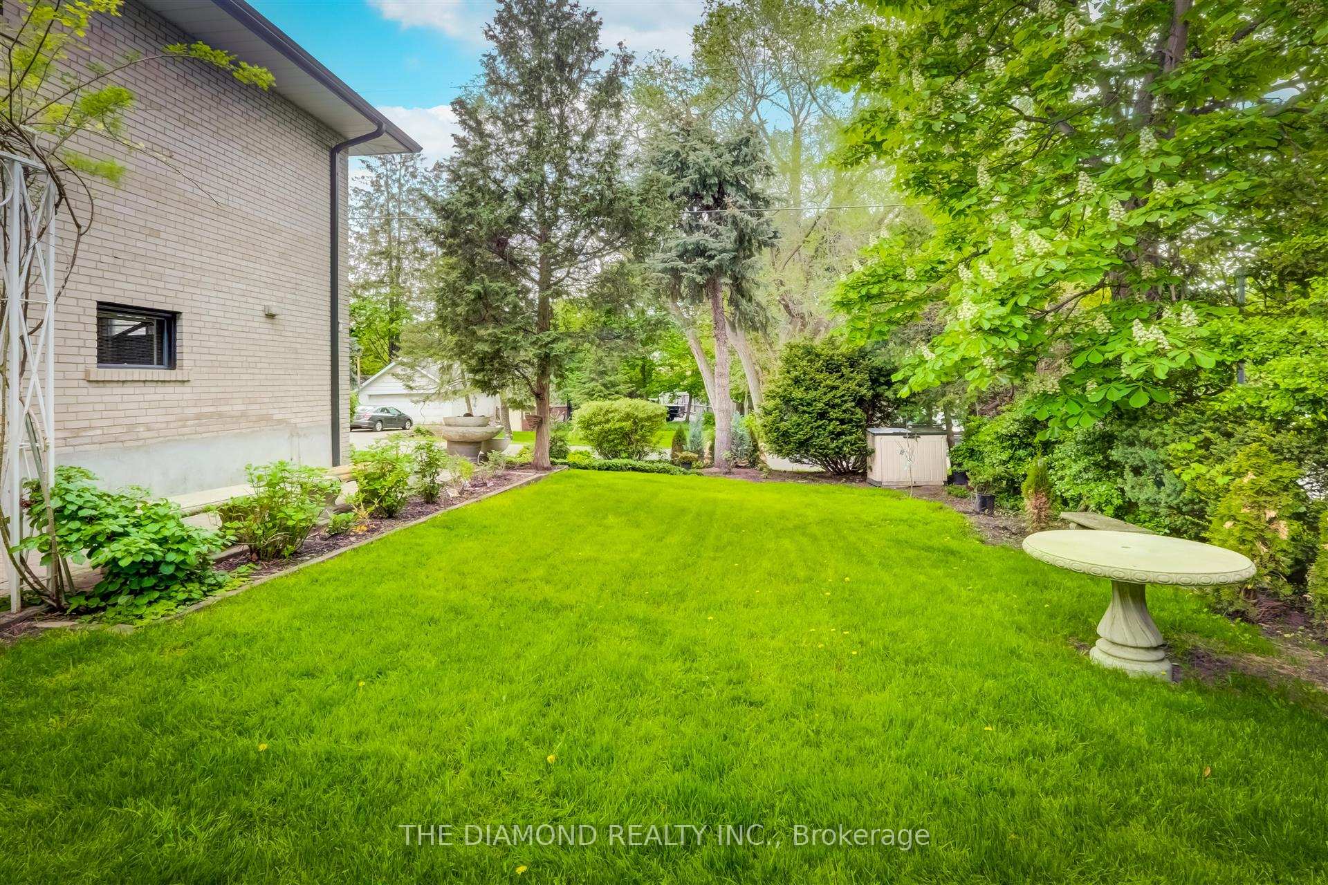 Photo 30 of 15 Government Road, Etobicoke, Kingsway South — HOMEH