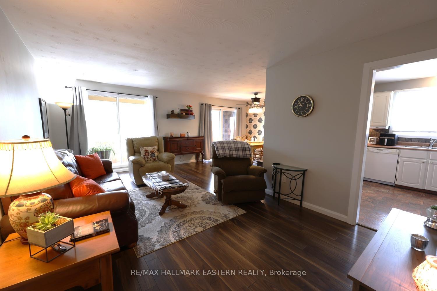 Photo 16 of 1000 Cumberland Avenue, Peterborough, Northcrest Ward 5 — HOMEH