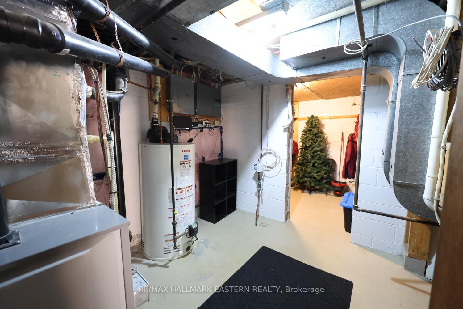 Photo 35 of 1000 Cumberland Avenue, Peterborough, Northcrest Ward 5 — HOMEH