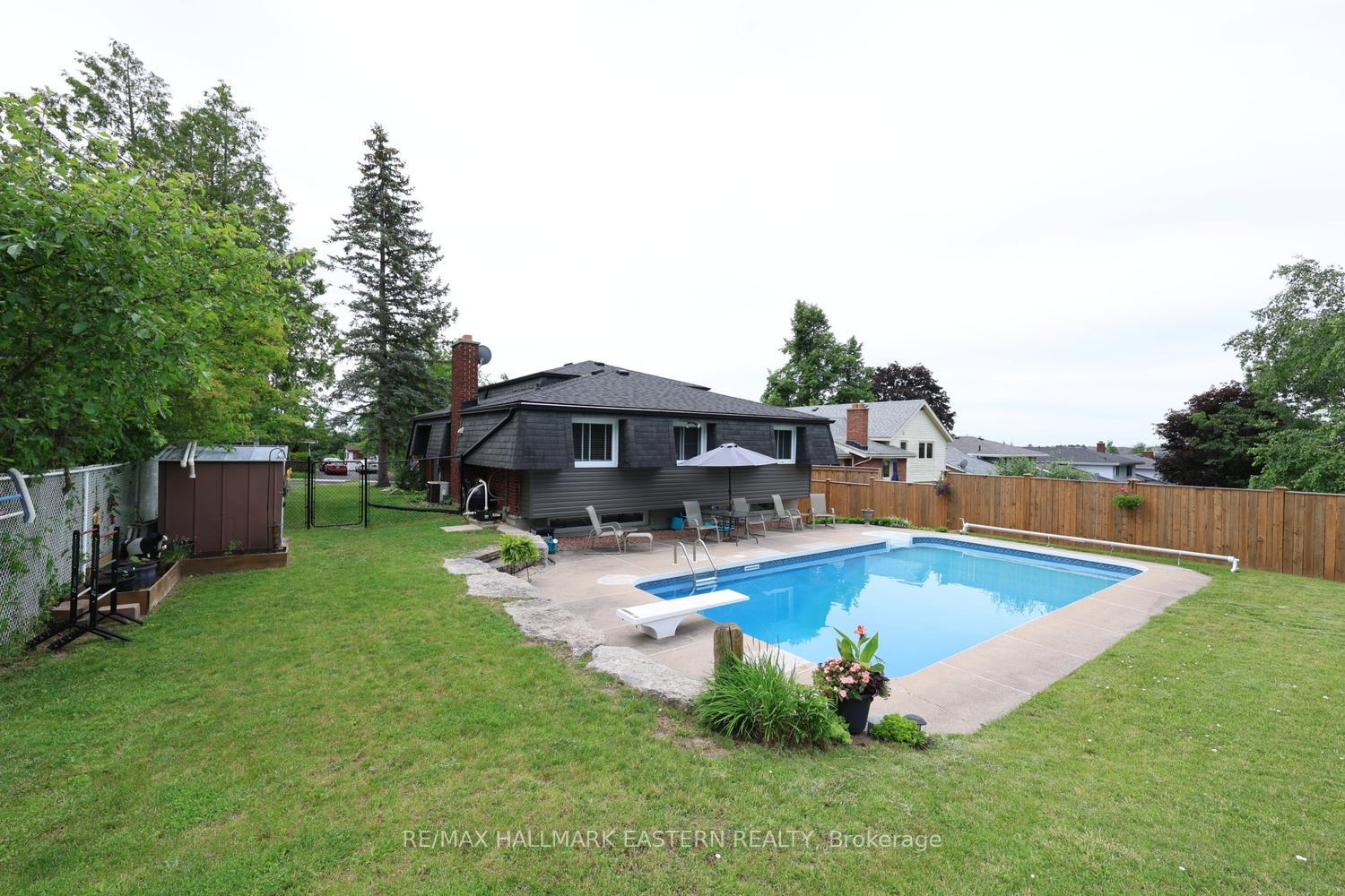Photo 39 of 1000 Cumberland Avenue, Peterborough, Northcrest Ward 5 — HOMEH