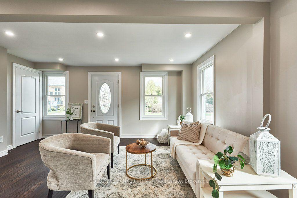 Photo 10 of 63 Orchard View Boulevard, Oshawa, Centennial — HOMEH