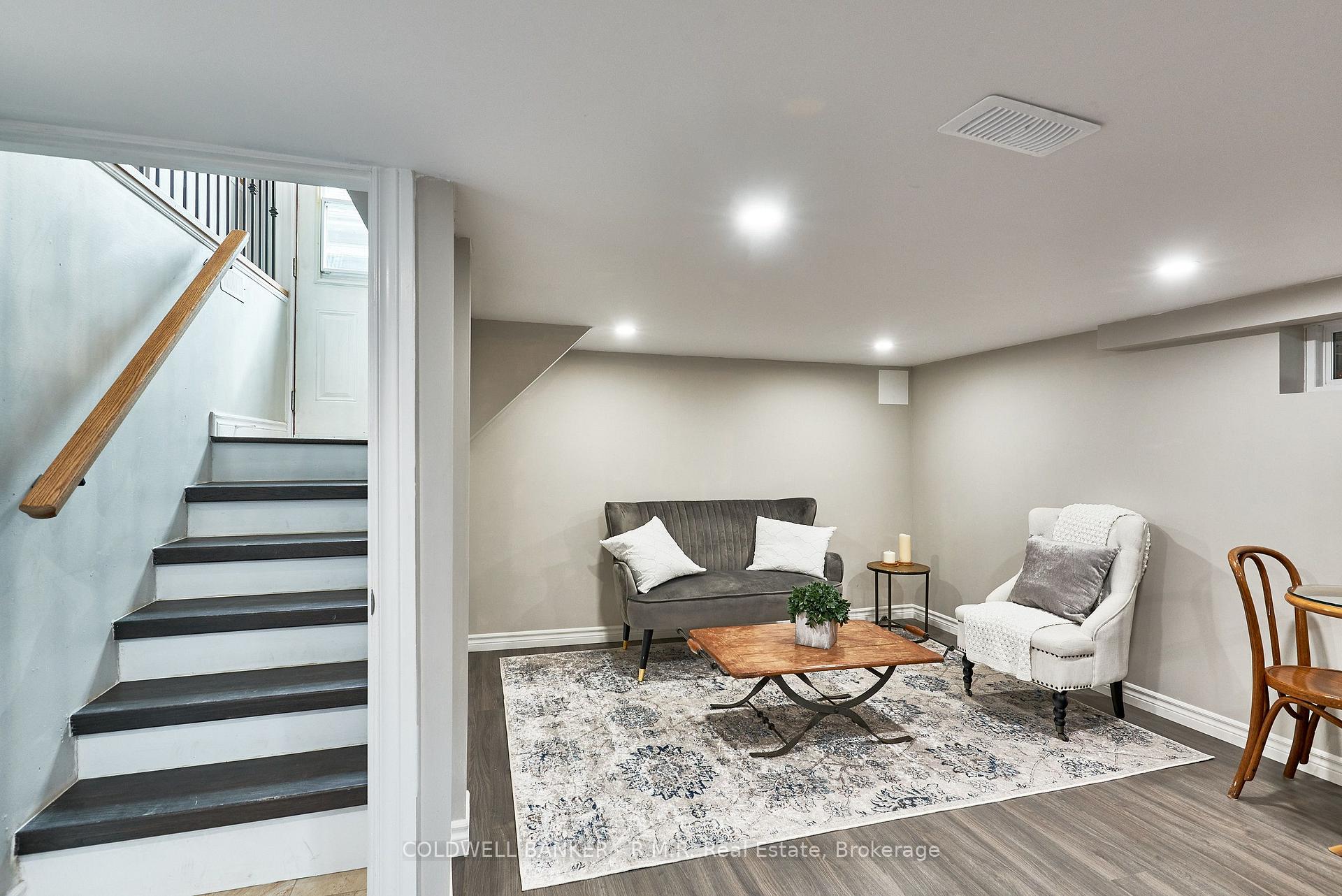 Photo 35 of 63 Orchard View Boulevard, Oshawa, Centennial — HOMEH
