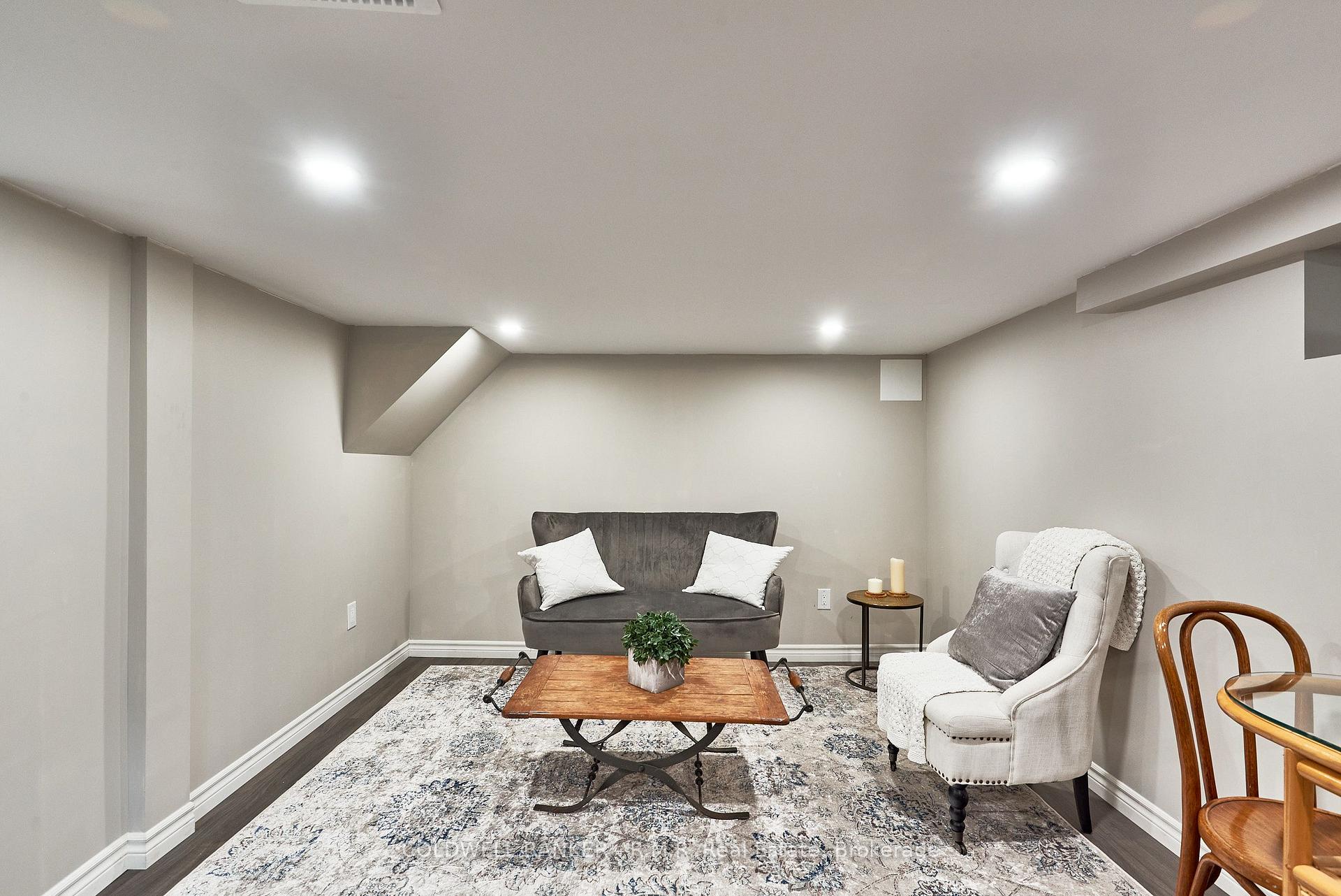 Photo 36 of 63 Orchard View Boulevard, Oshawa, Centennial — HOMEH
