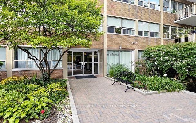 Photo 4 of Unit 411, 160 The Donway, North York, Banbury-Don Mills — HOMEH