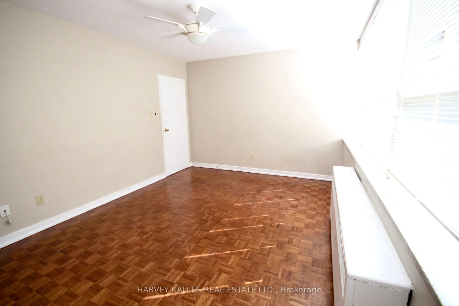 Photo 20 of Unit 411, 160 The Donway, North York, Banbury-Don Mills — HOMEH