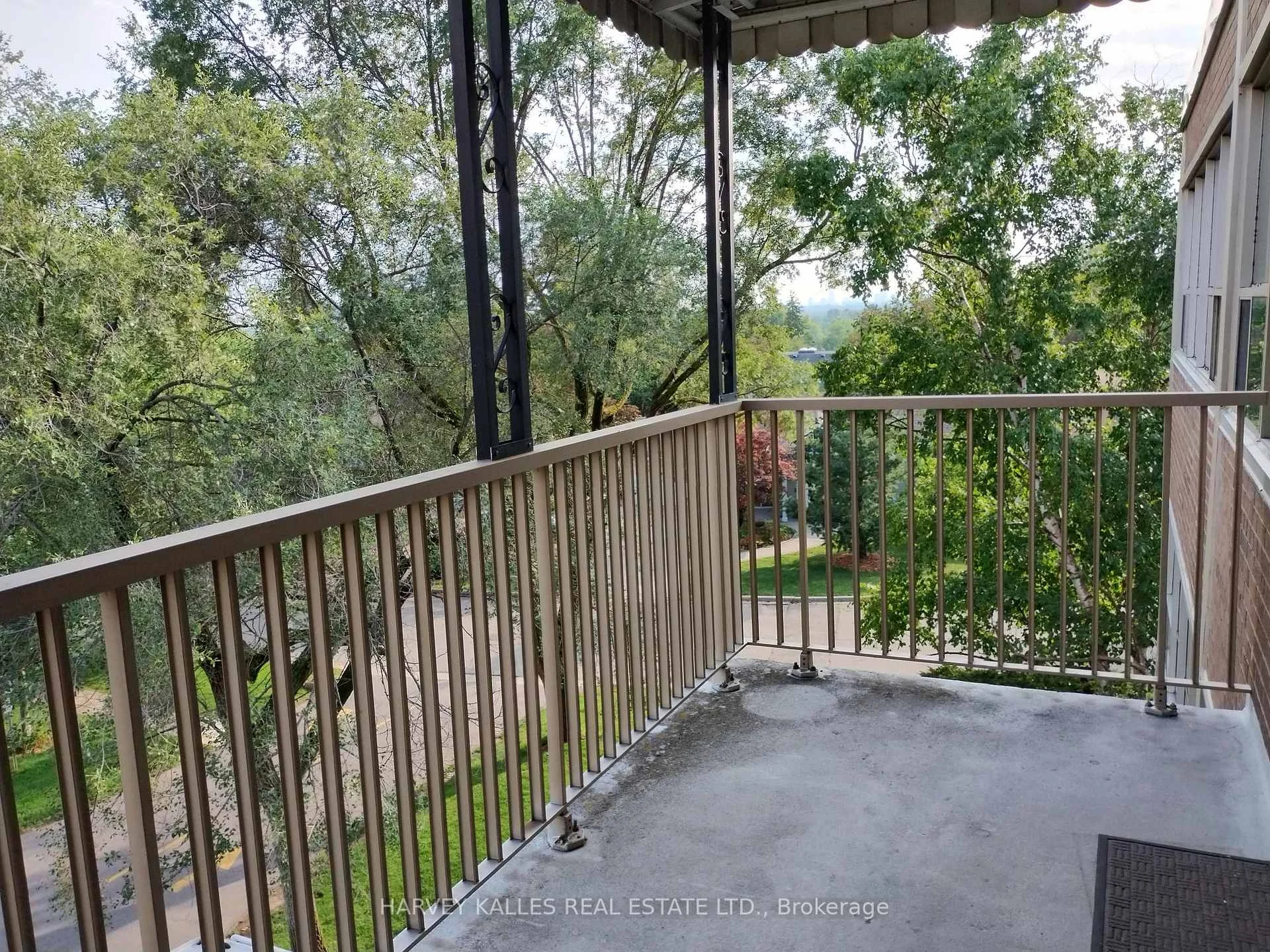 Photo 32 of Unit 411, 160 The Donway, North York, Banbury-Don Mills — HOMEH