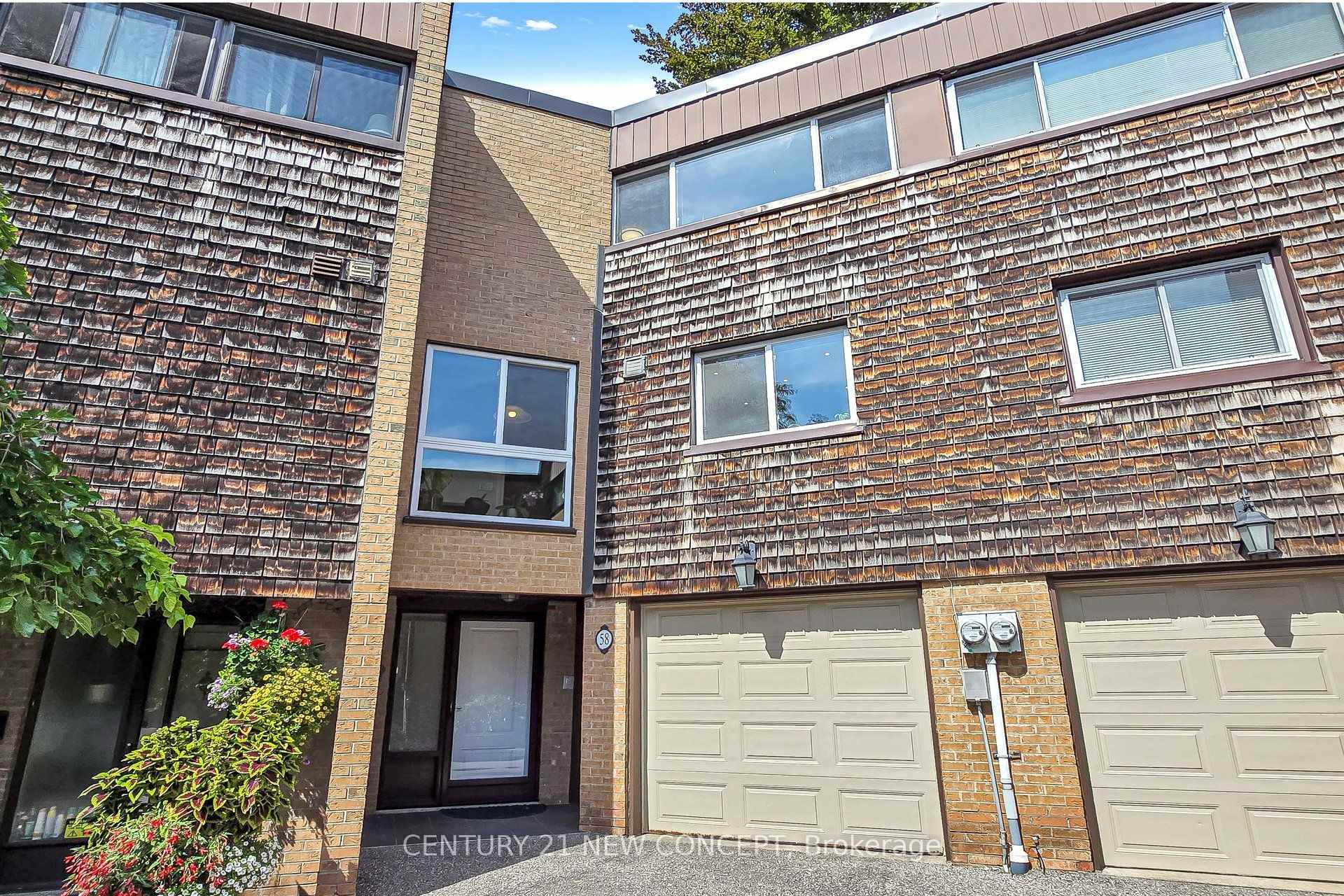Photo 2 of 58 Paul Markway, North York, Hillcrest Village — HOMEH