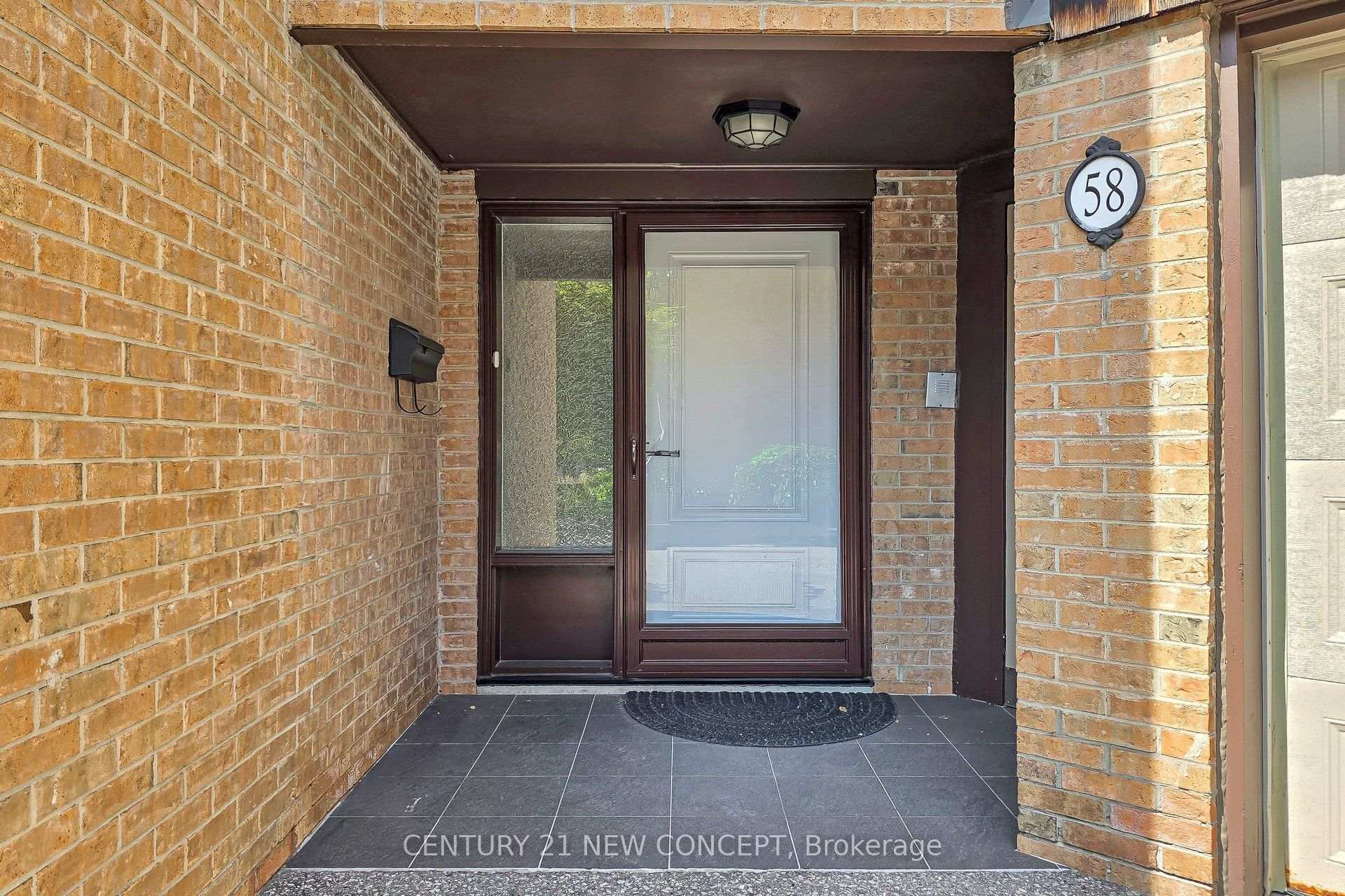 Photo 3 of 58 Paul Markway, North York, Hillcrest Village — HOMEH
