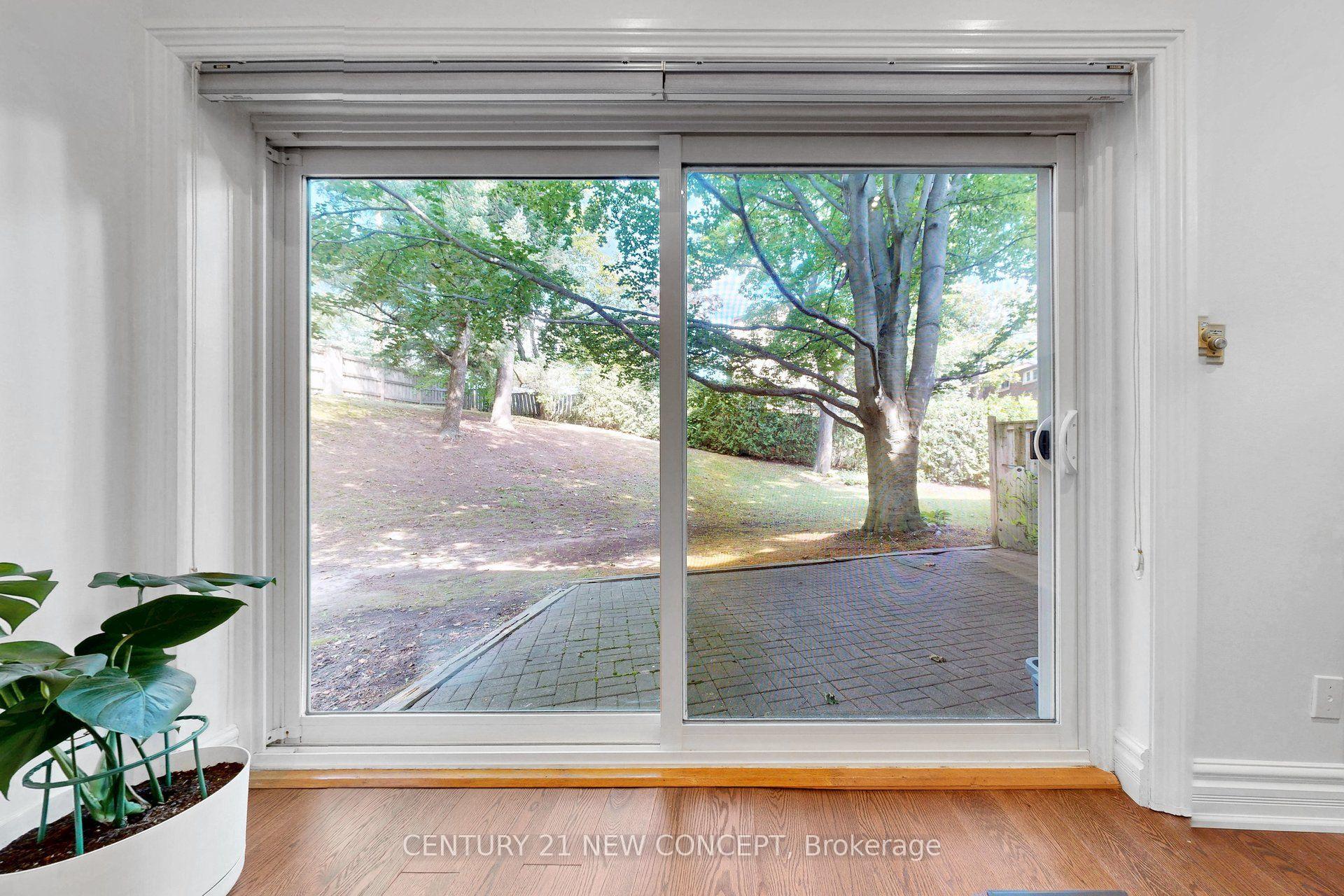 Photo 7 of 58 Paul Markway, North York, Hillcrest Village — HOMEH