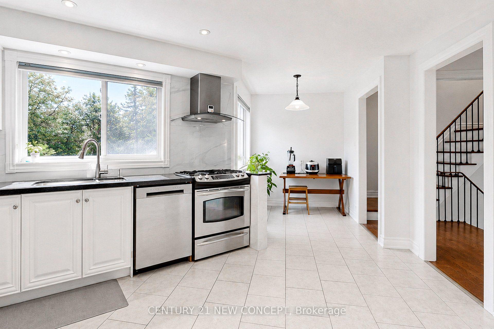 Photo 13 of 58 Paul Markway, North York, Hillcrest Village — HOMEH