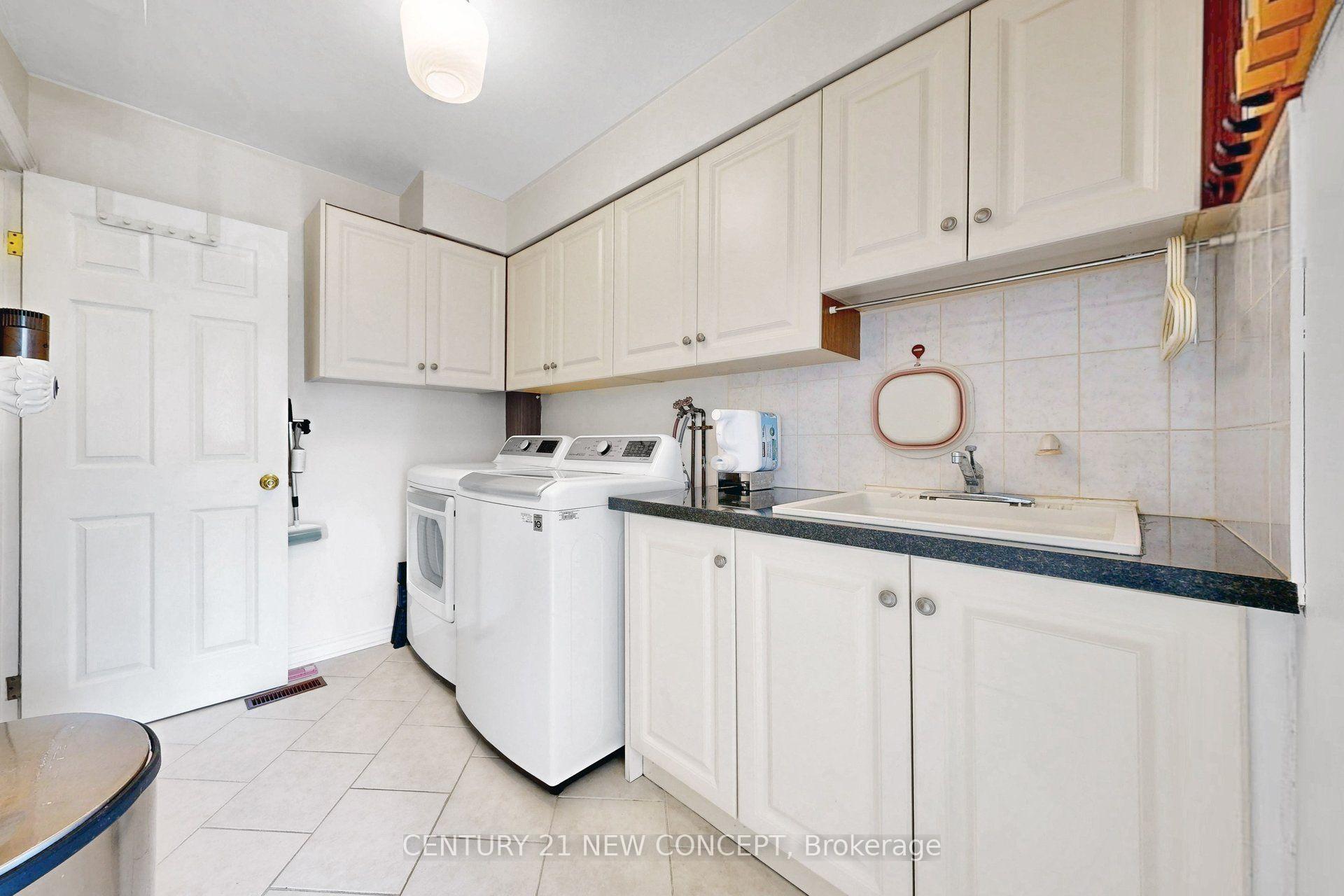 Photo 15 of 58 Paul Markway, North York, Hillcrest Village — HOMEH