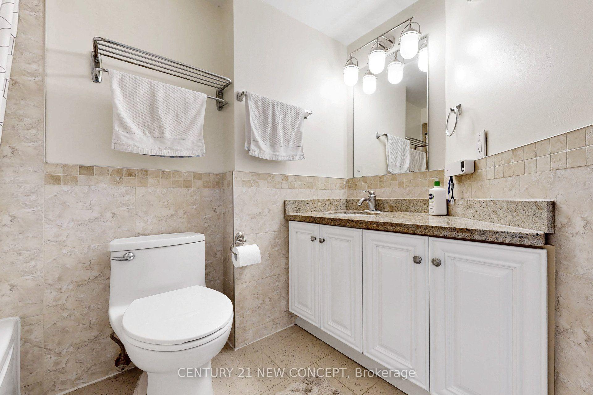 Photo 20 of 58 Paul Markway, North York, Hillcrest Village — HOMEH