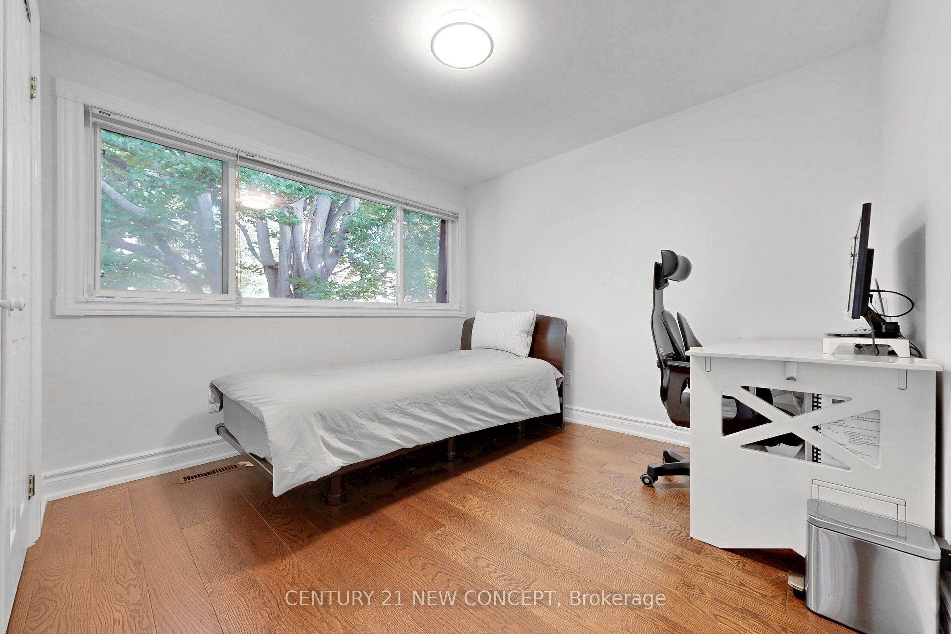Photo 21 of 58 Paul Markway, North York, Hillcrest Village — HOMEH