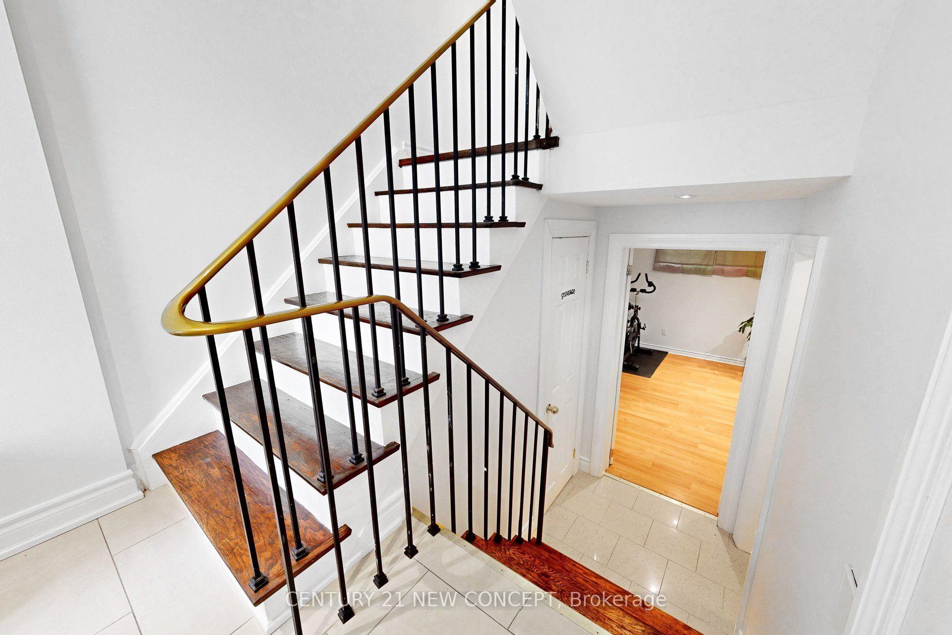 Photo 24 of 58 Paul Markway, North York, Hillcrest Village — HOMEH