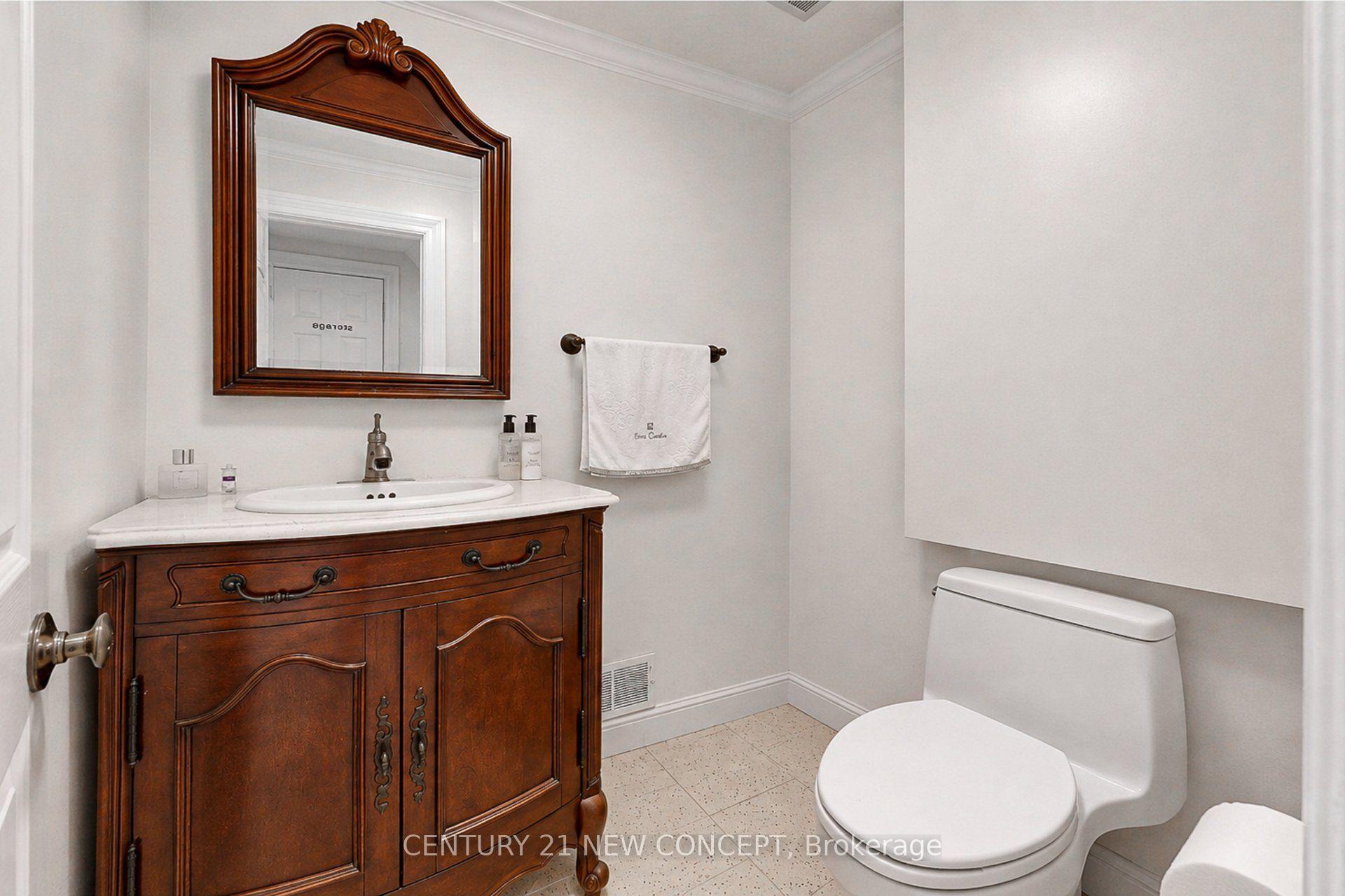 Photo 25 of 58 Paul Markway, North York, Hillcrest Village — HOMEH
