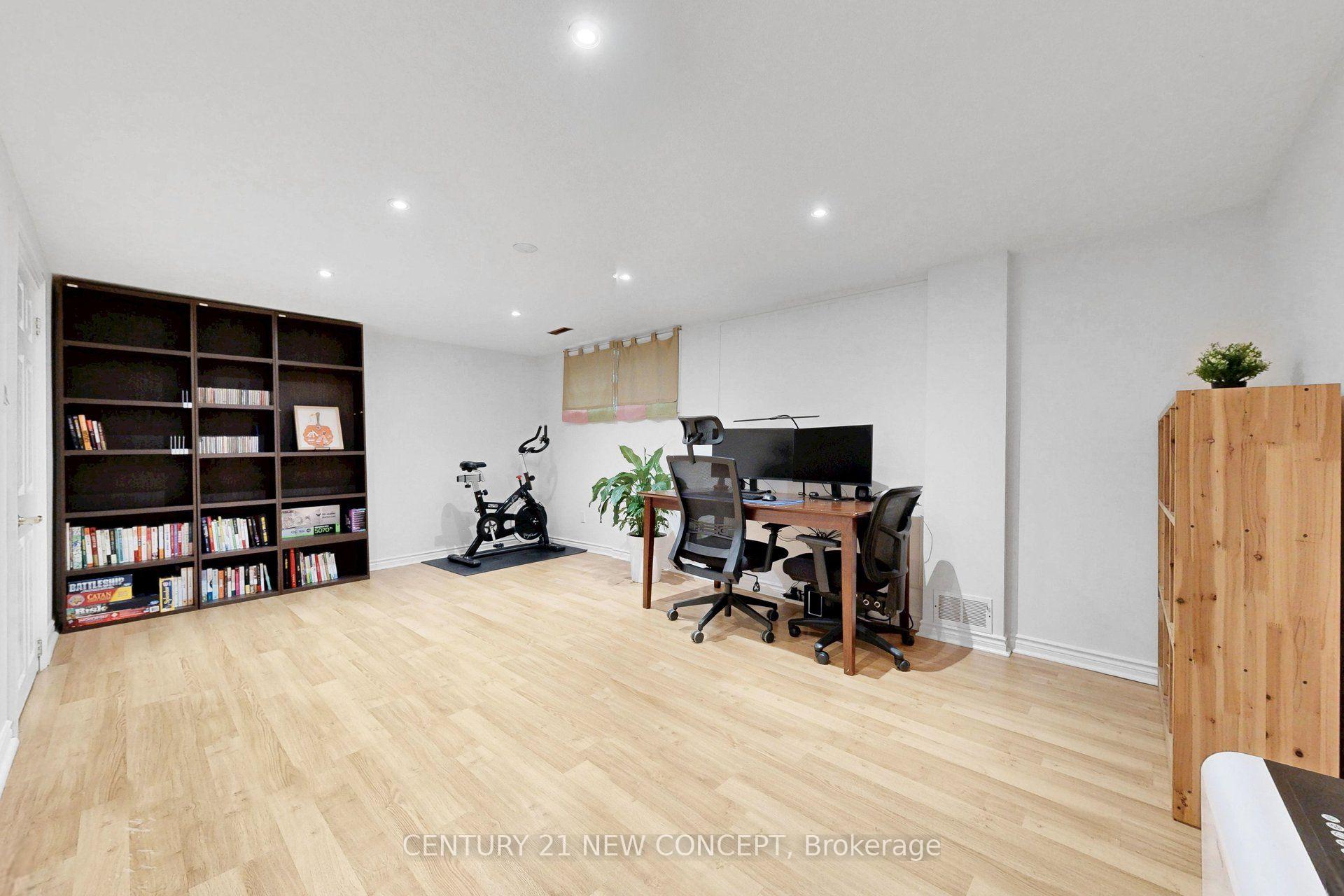 Photo 26 of 58 Paul Markway, North York, Hillcrest Village — HOMEH