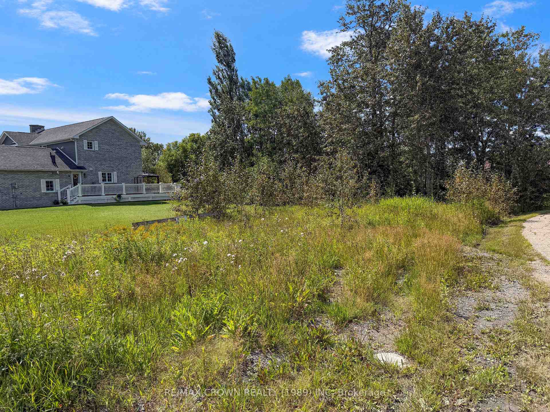 Photo 2 of 100 Progress Crescent, Kapuskasing — HOMEH