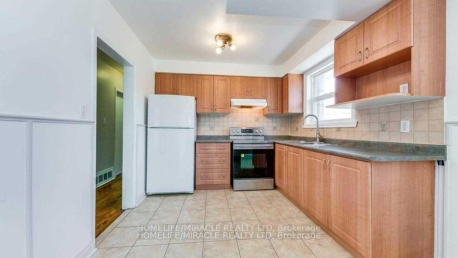 Photo 2 of 3 Independence Drive S, Scarborough, Kennedy Park — HOMEH