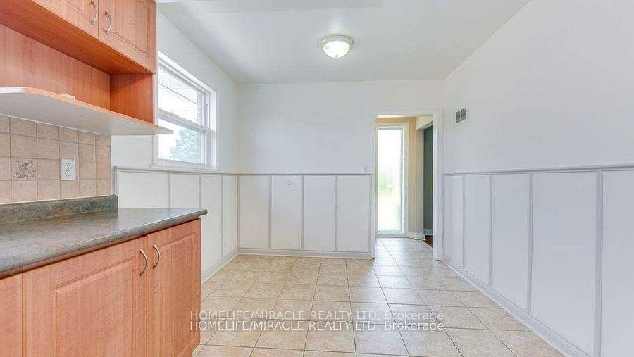 Photo 4 of 3 Independence Drive S, Scarborough, Kennedy Park — HOMEH