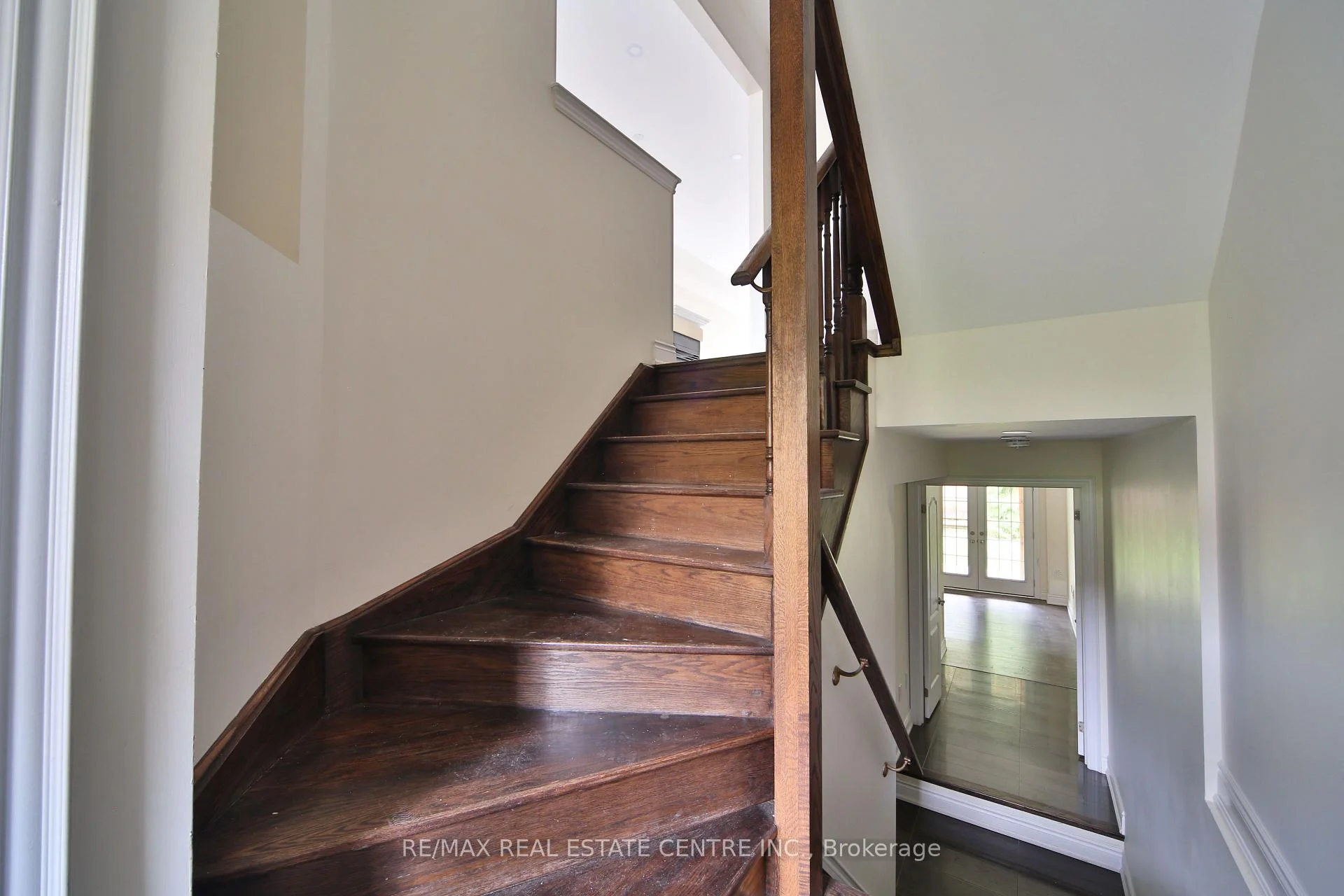 Photo 5 of 211 Appleton Court, Newmarket, Central Newmarket — HOMEH