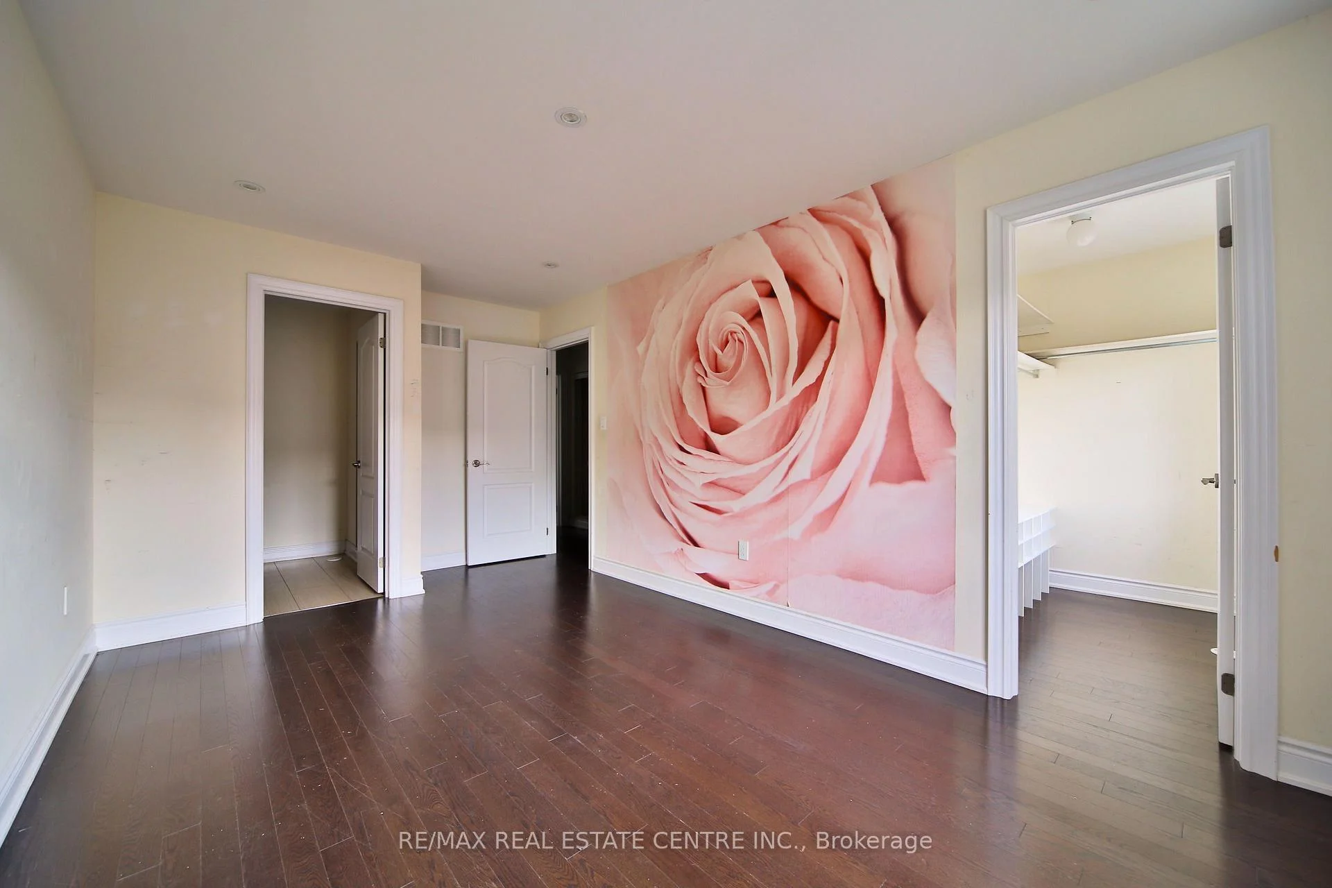 Photo 15 of 211 Appleton Court, Newmarket, Central Newmarket — HOMEH