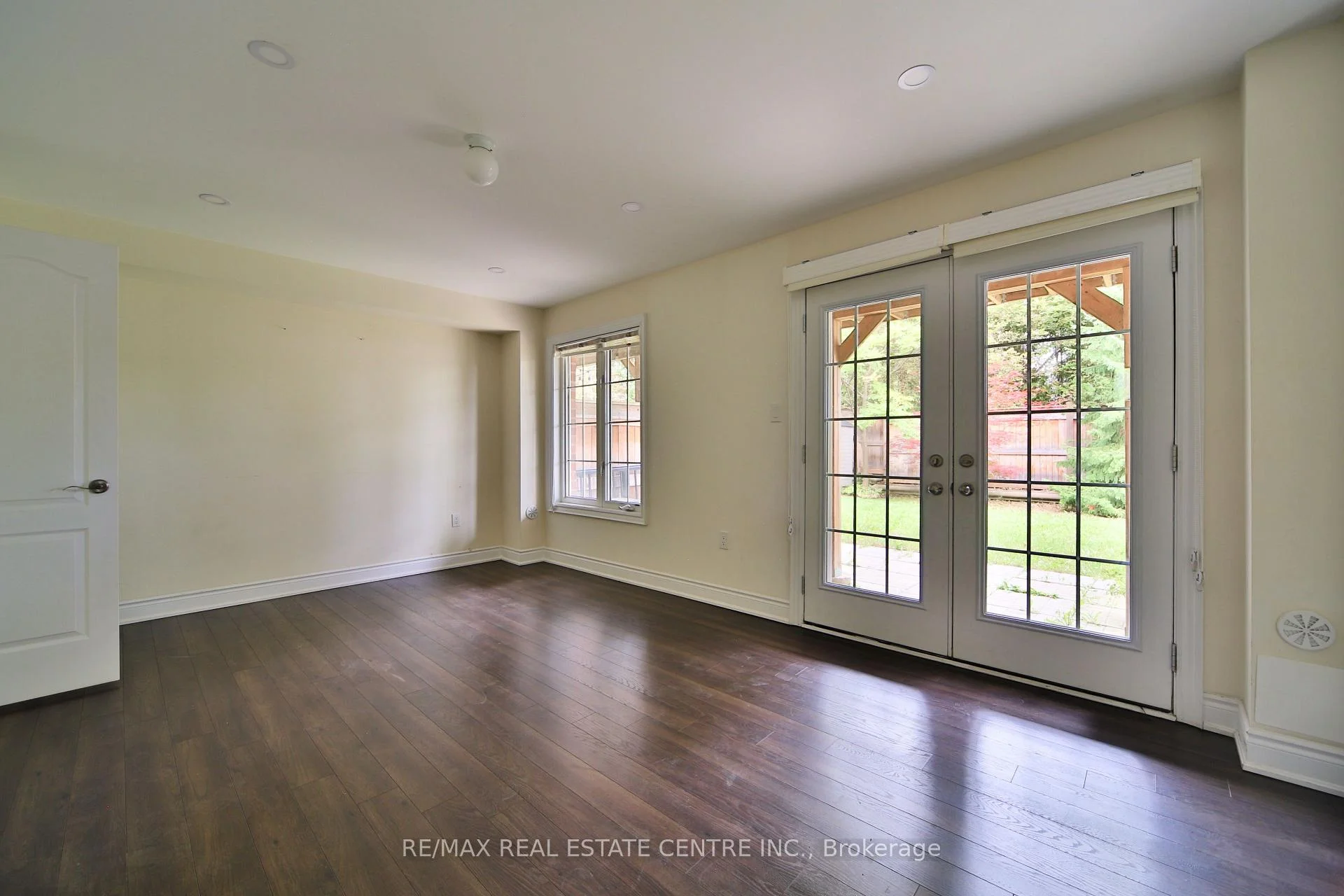 Photo 23 of 211 Appleton Court, Newmarket, Central Newmarket — HOMEH