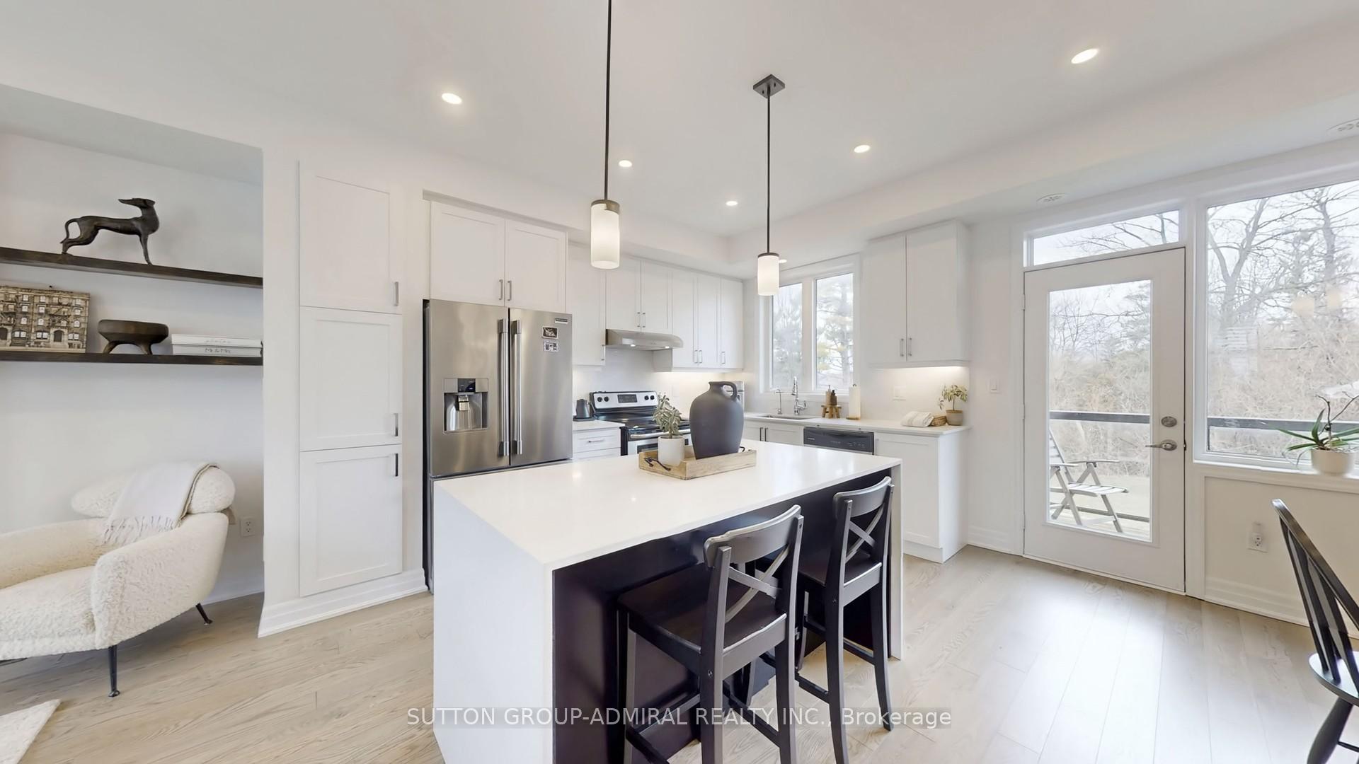 Photo 5 of 60 Juneau Street, Vaughan, East Woodbridge — HOMEH
