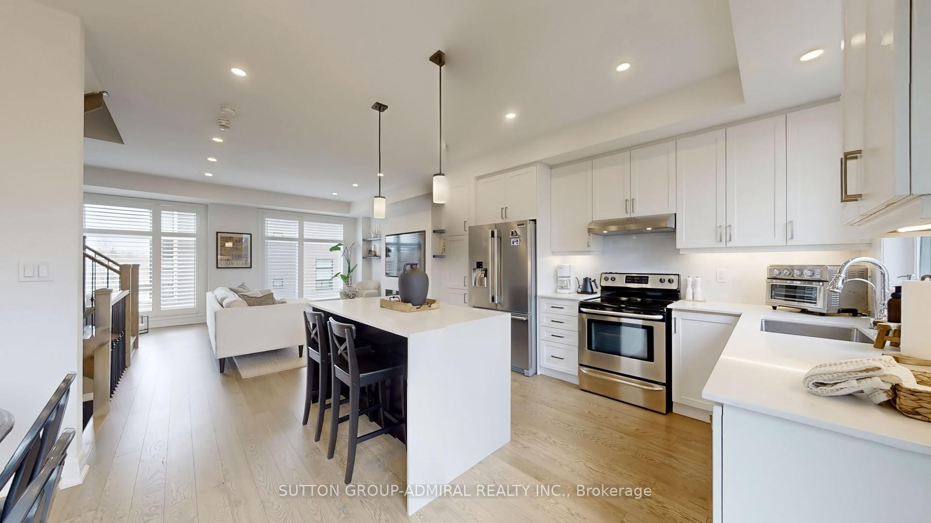 Photo 8 of 60 Juneau Street, Vaughan, East Woodbridge — HOMEH