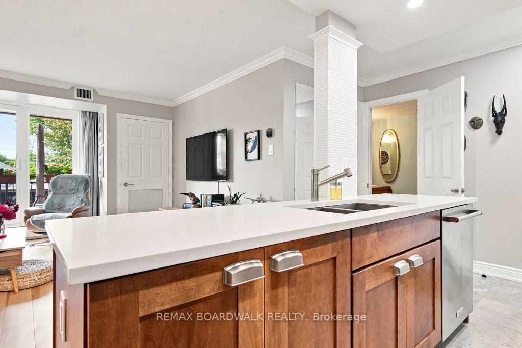 Photo 17 of Unit 307, 959 North River Road, Ottawa, Overbrook — HOMEH