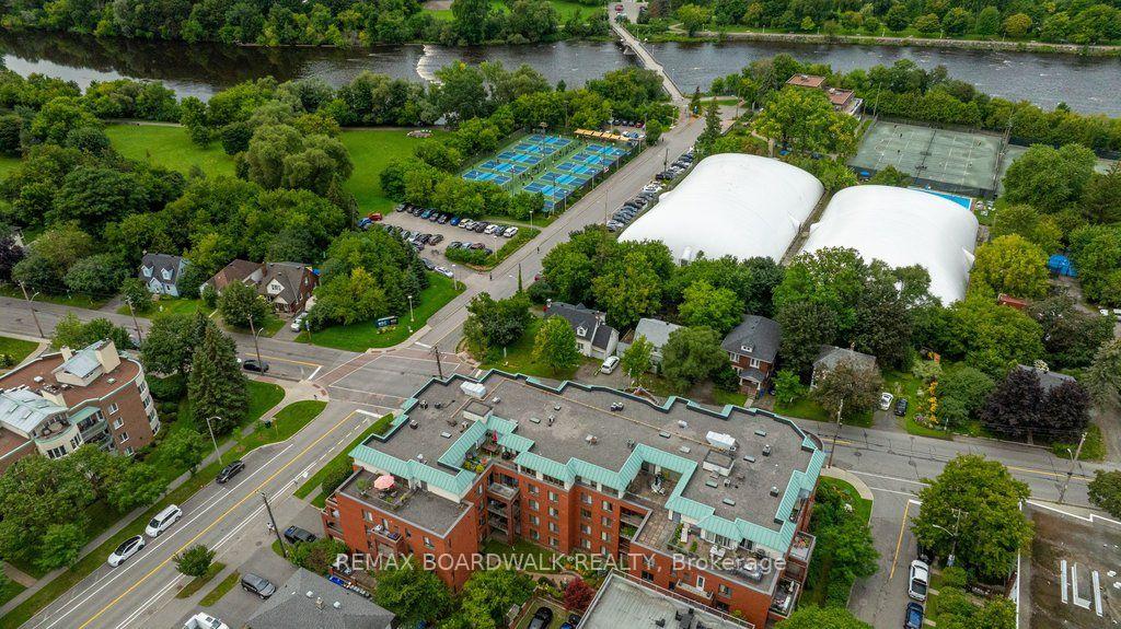 Photo 42 of Unit 307, 959 North River Road, Ottawa, Overbrook — HOMEH