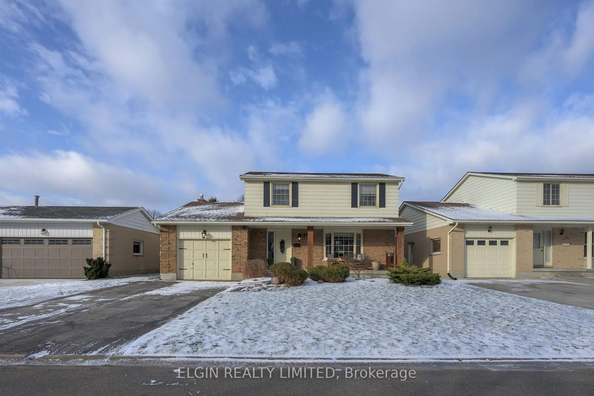 Photo 3 of 39 Luton Crescent, St. Thomas — HOMEH