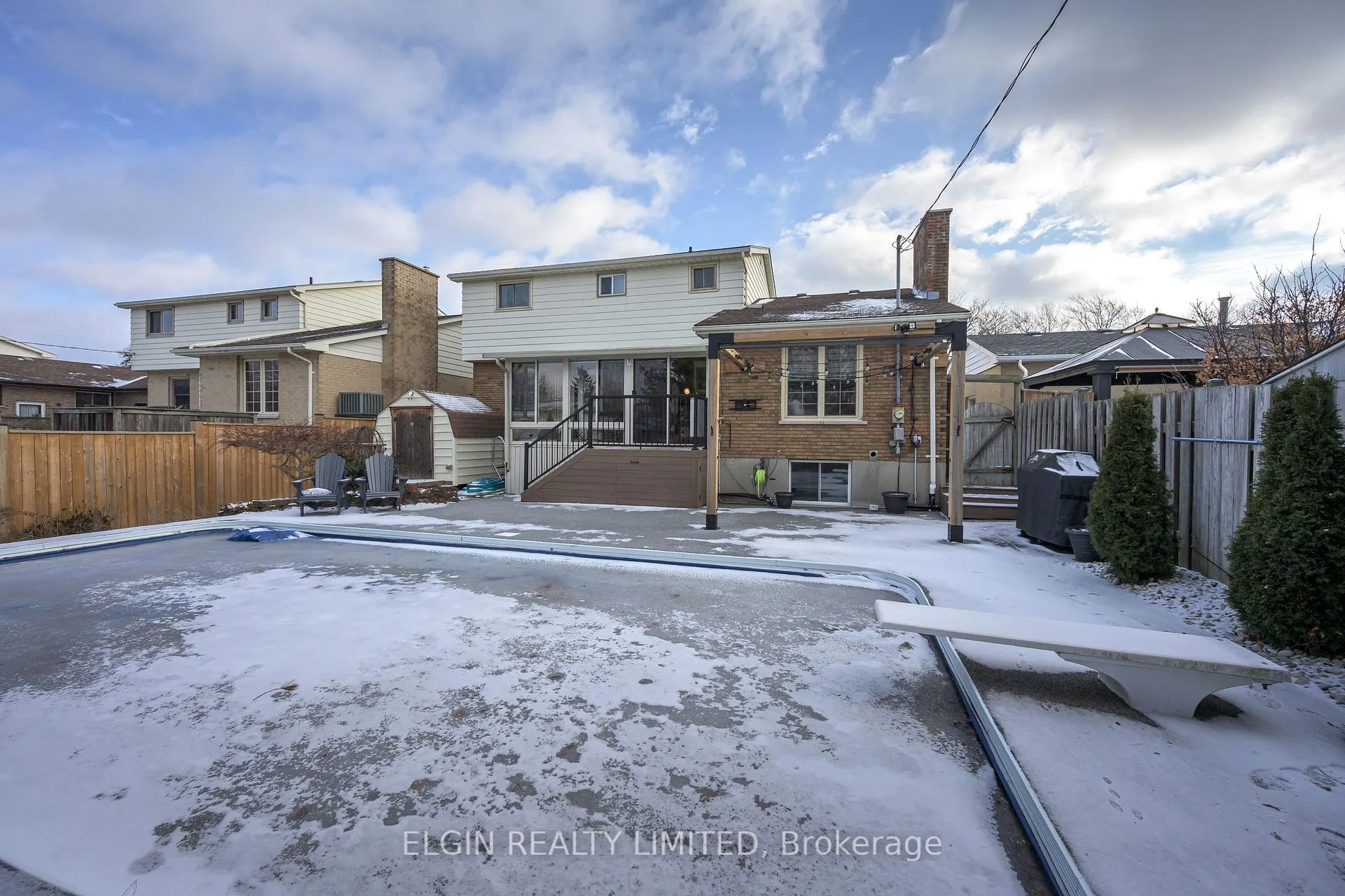 Photo 5 of 39 Luton Crescent, St. Thomas — HOMEH