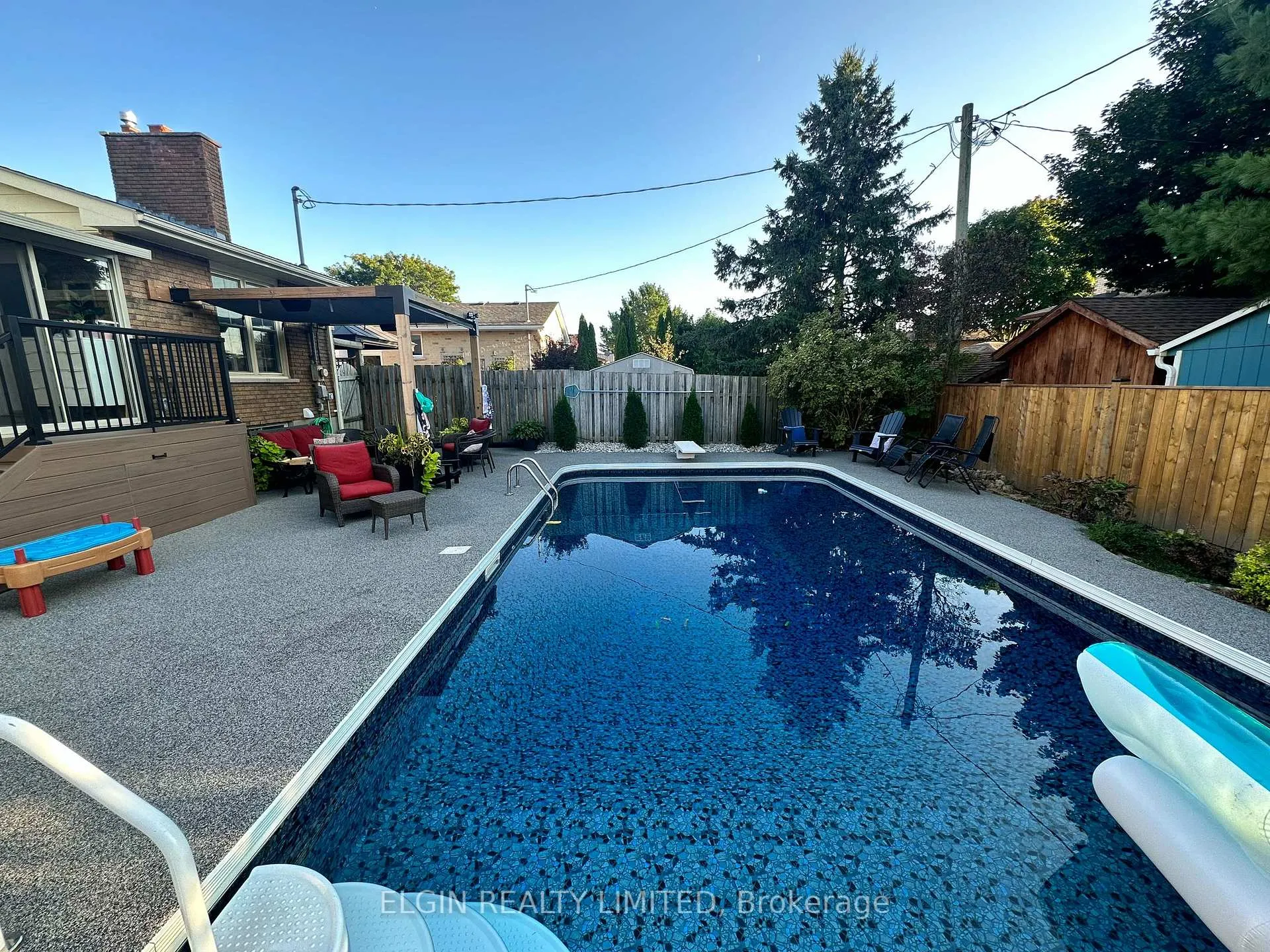 Photo 14 of 39 Luton Crescent, St. Thomas — HOMEH