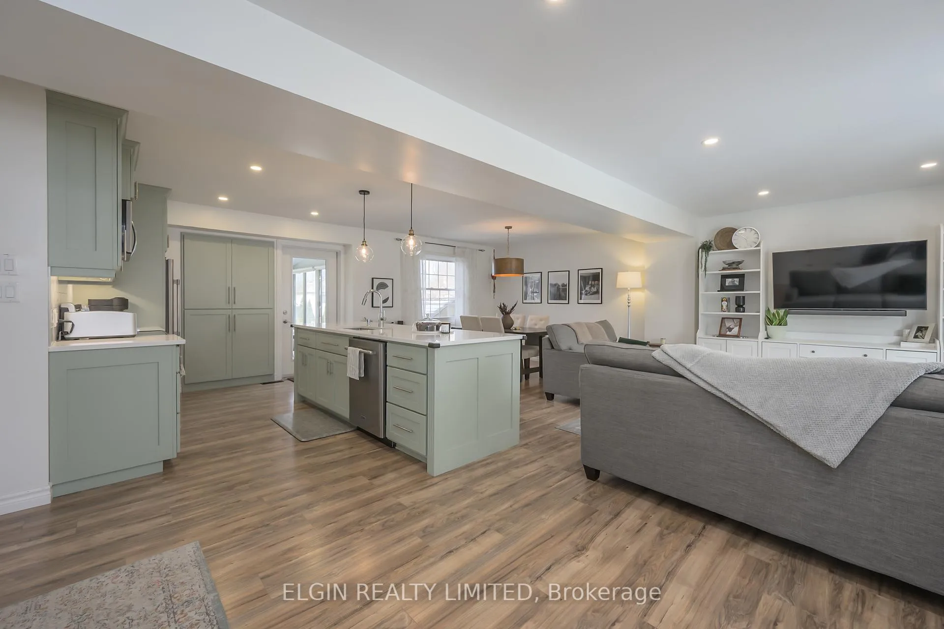 Photo 19 of 39 Luton Crescent, St. Thomas — HOMEH
