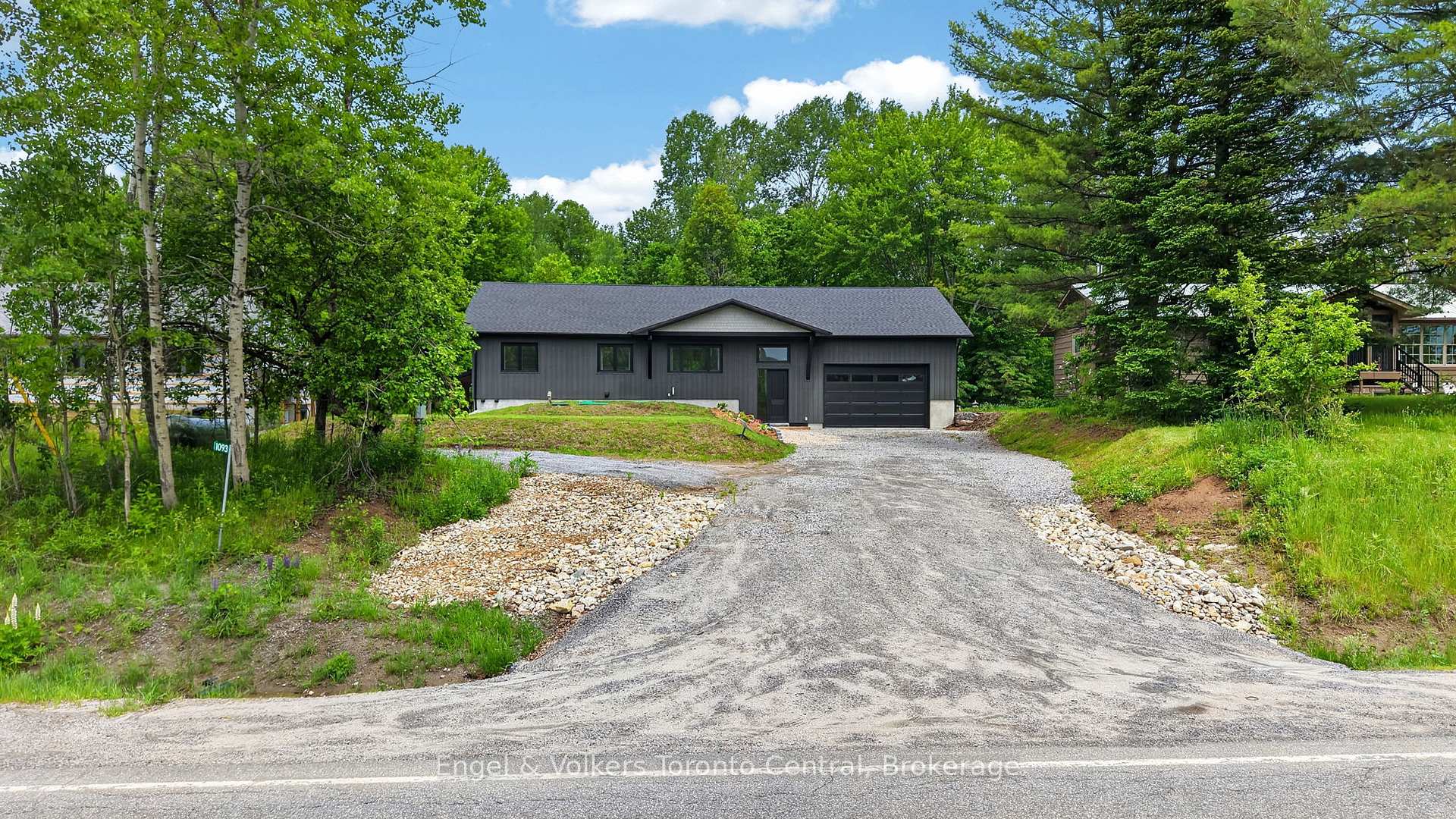 Photo 7 of 1093 Highway 141 Drive, Seguin — HOMEH