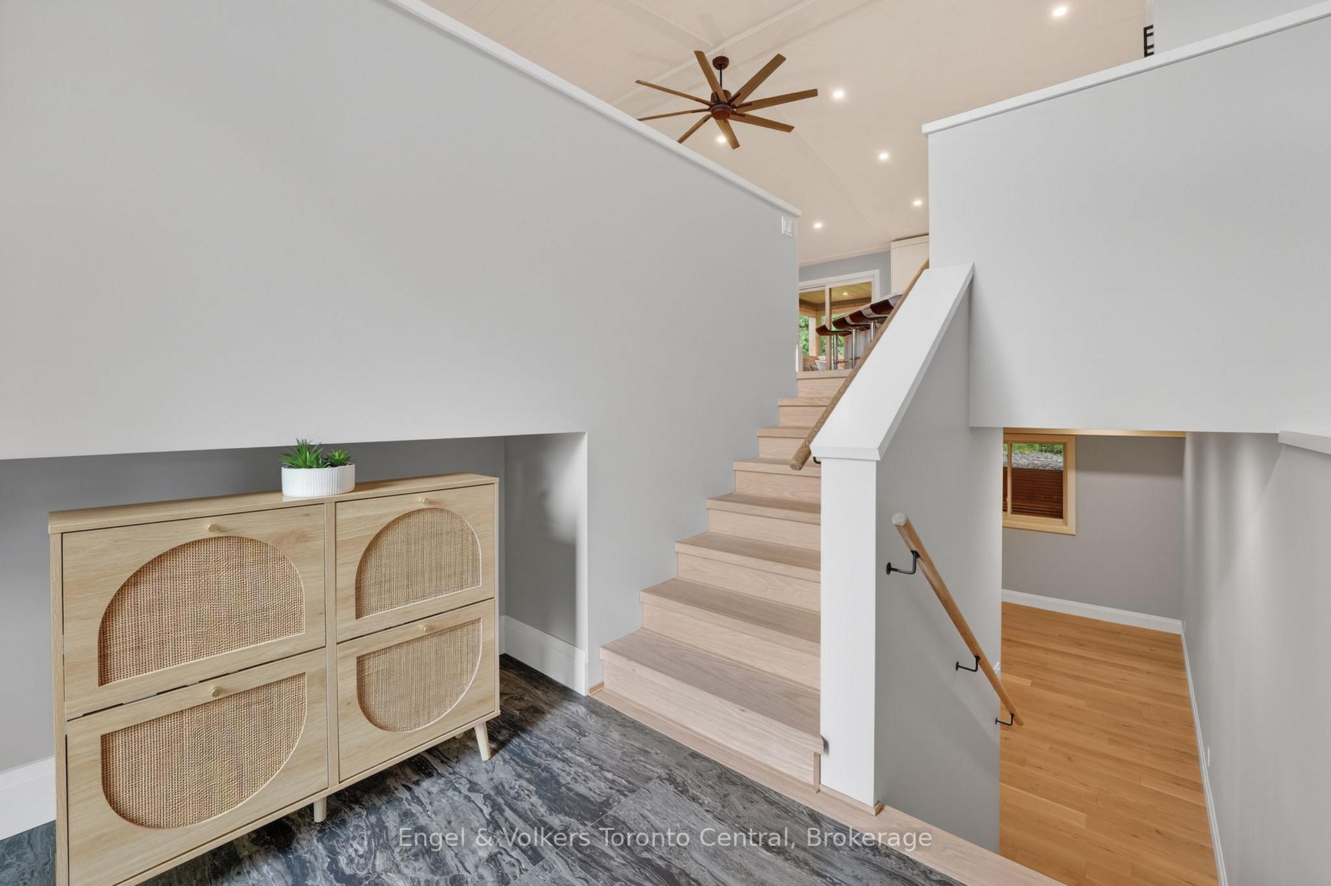 Photo 9 of 1093 Highway 141 Drive, Seguin — HOMEH