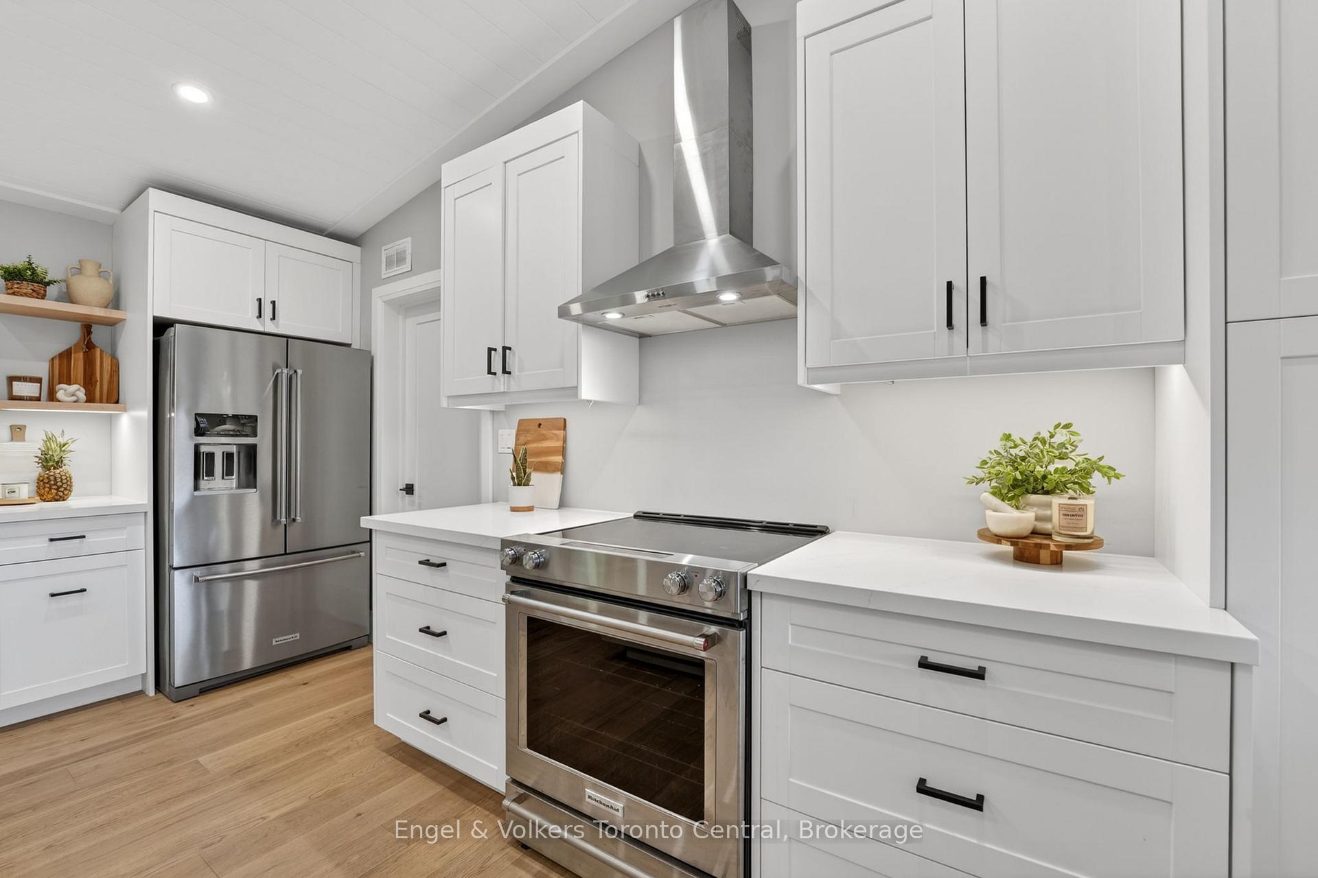 Photo 11 of 1093 Highway 141 Drive, Seguin — HOMEH