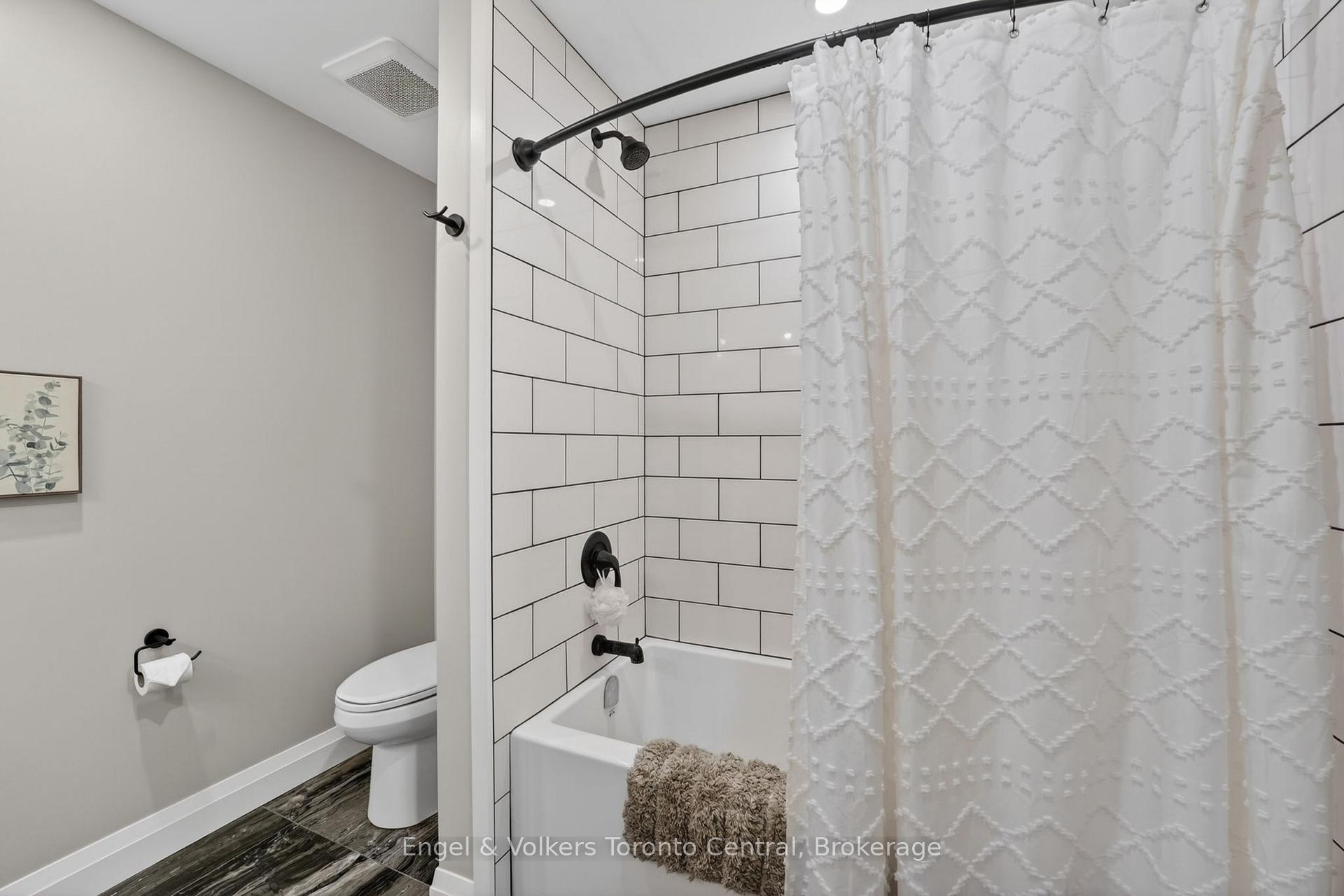 Photo 23 of 1093 Highway 141 Drive, Seguin — HOMEH