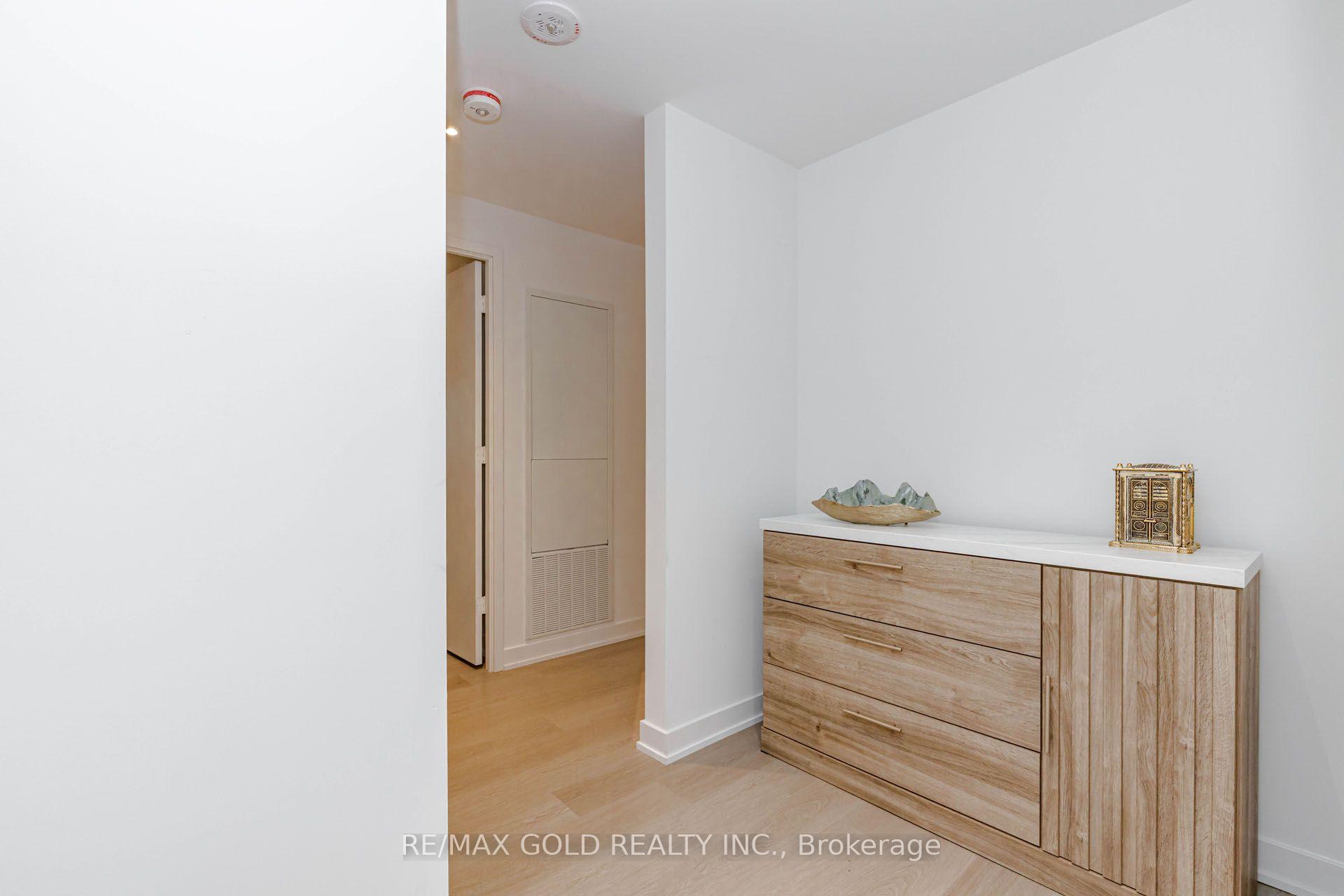 Photo 14 of Unit 4408, 448 Burnhamthorpe Road, Mississauga, City Centre — HOMEH