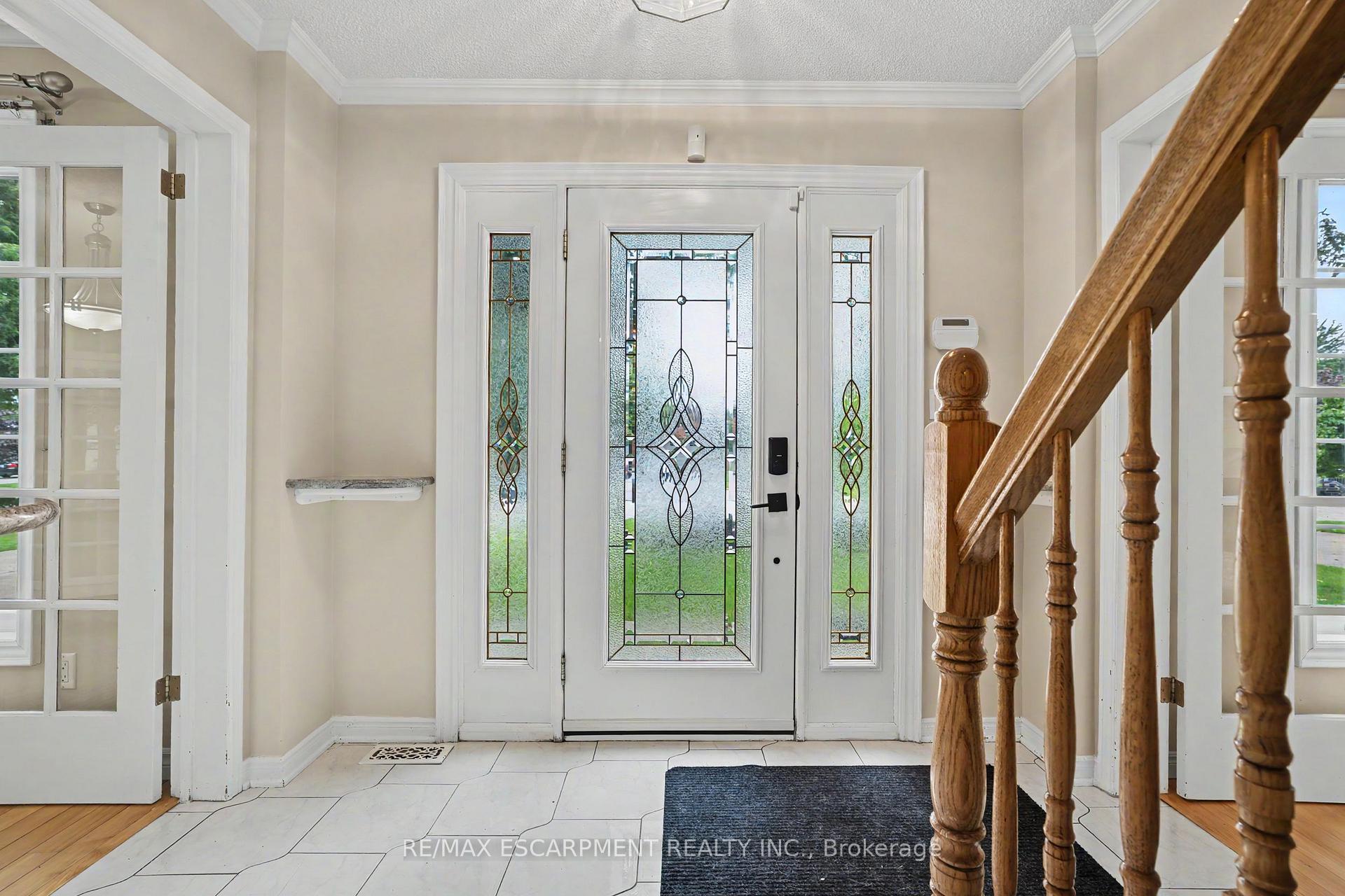 Photo 4 of 21 Farewell Crescent, West Lincoln, Smithville — HOMEH