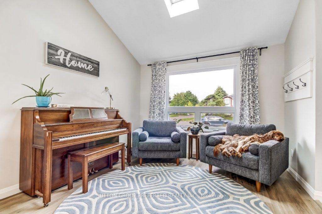 Photo 13 of 406 Hartson Road, London, North O — HOMEH
