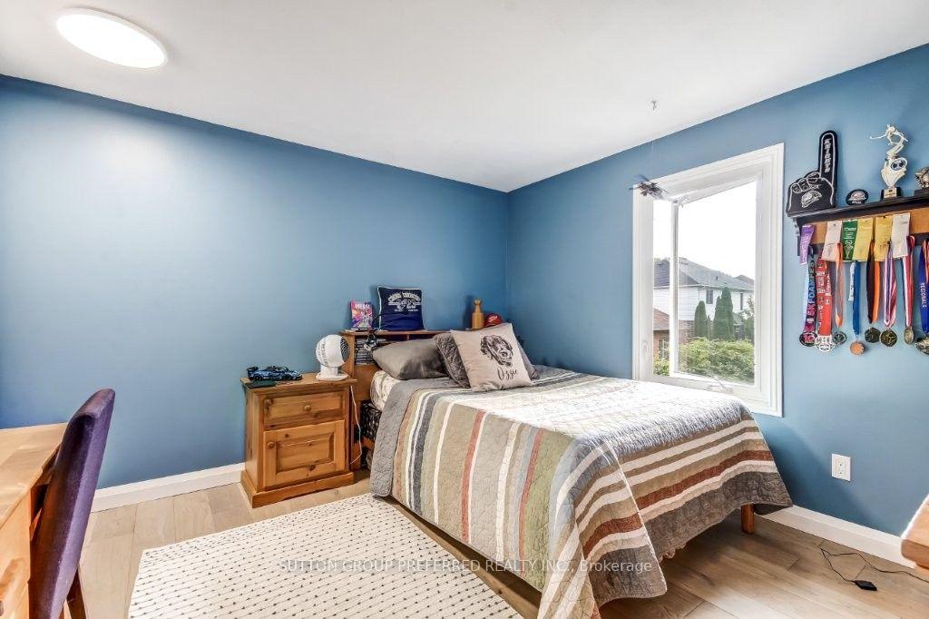 Photo 19 of 406 Hartson Road, London, North O — HOMEH