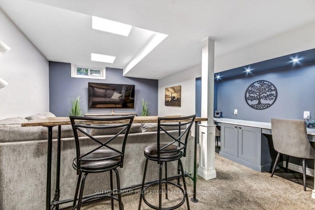 Photo 22 of 406 Hartson Road, London, North O — HOMEH