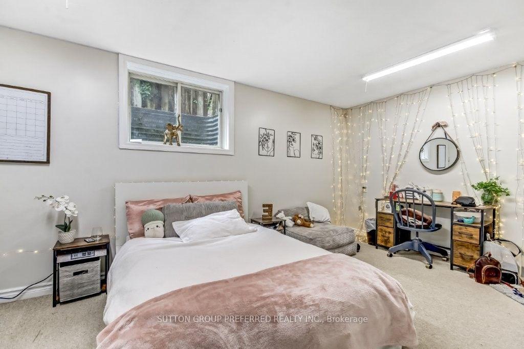 Photo 25 of 406 Hartson Road, London, North O — HOMEH