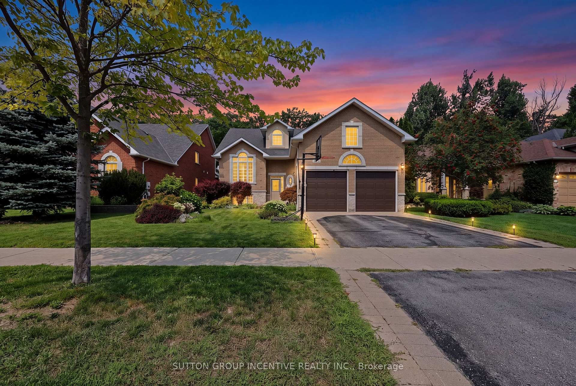 Photo 2 of 102 Cumming Drive, Barrie, Ardagh — HOMEH