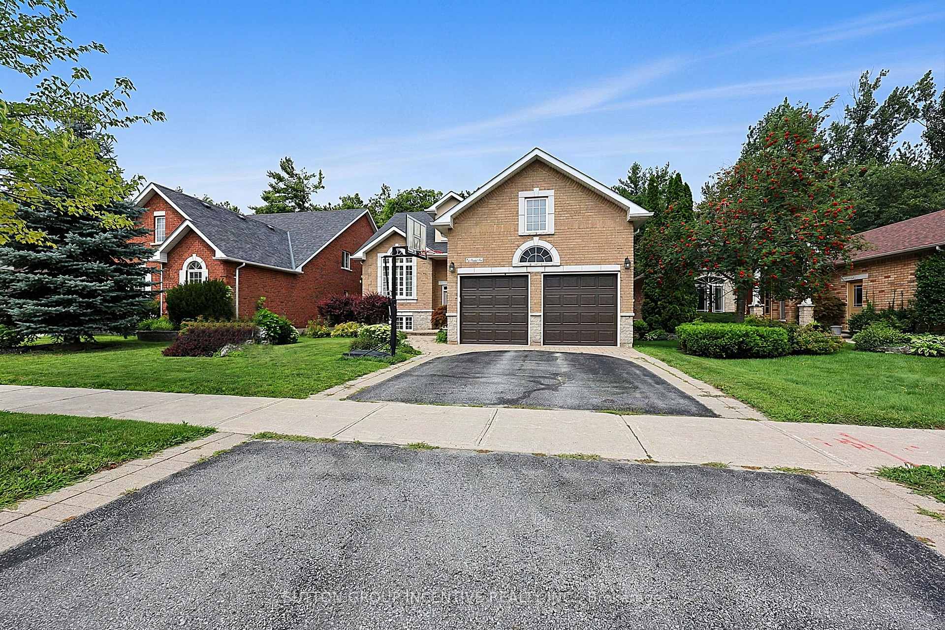 Photo 3 of 102 Cumming Drive, Barrie, Ardagh — HOMEH