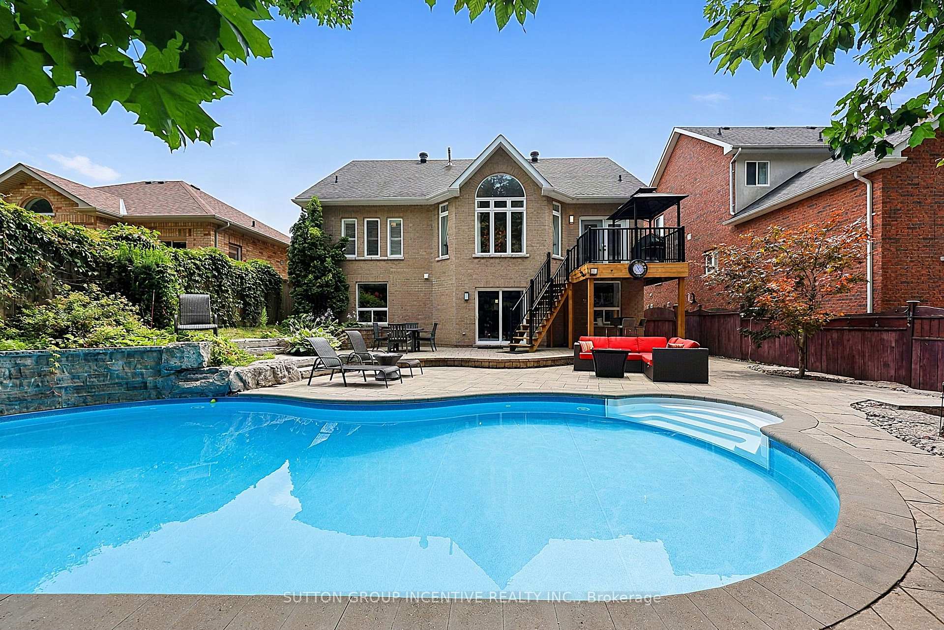 Photo 8 of 102 Cumming Drive, Barrie, Ardagh — HOMEH
