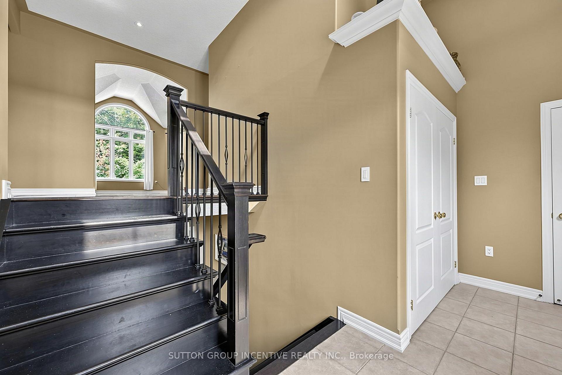 Photo 17 of 102 Cumming Drive, Barrie, Ardagh — HOMEH