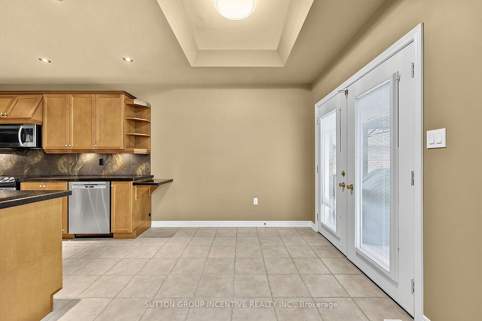 Photo 23 of 102 Cumming Drive, Barrie, Ardagh — HOMEH